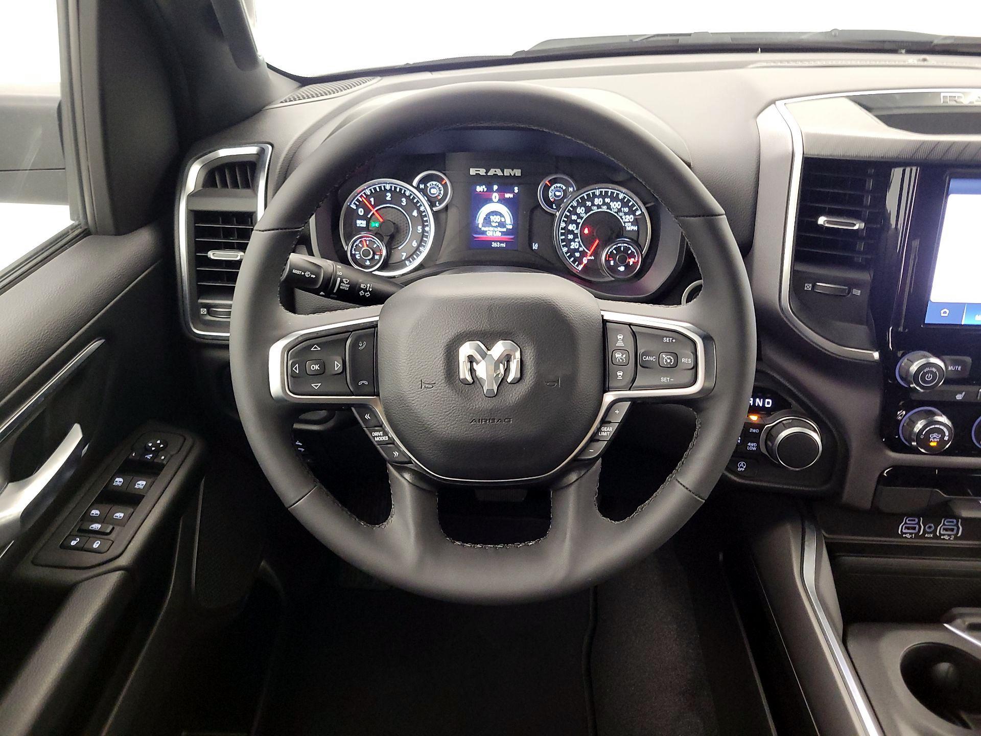 Thumbnail: 2025 RAM 1500 - 10