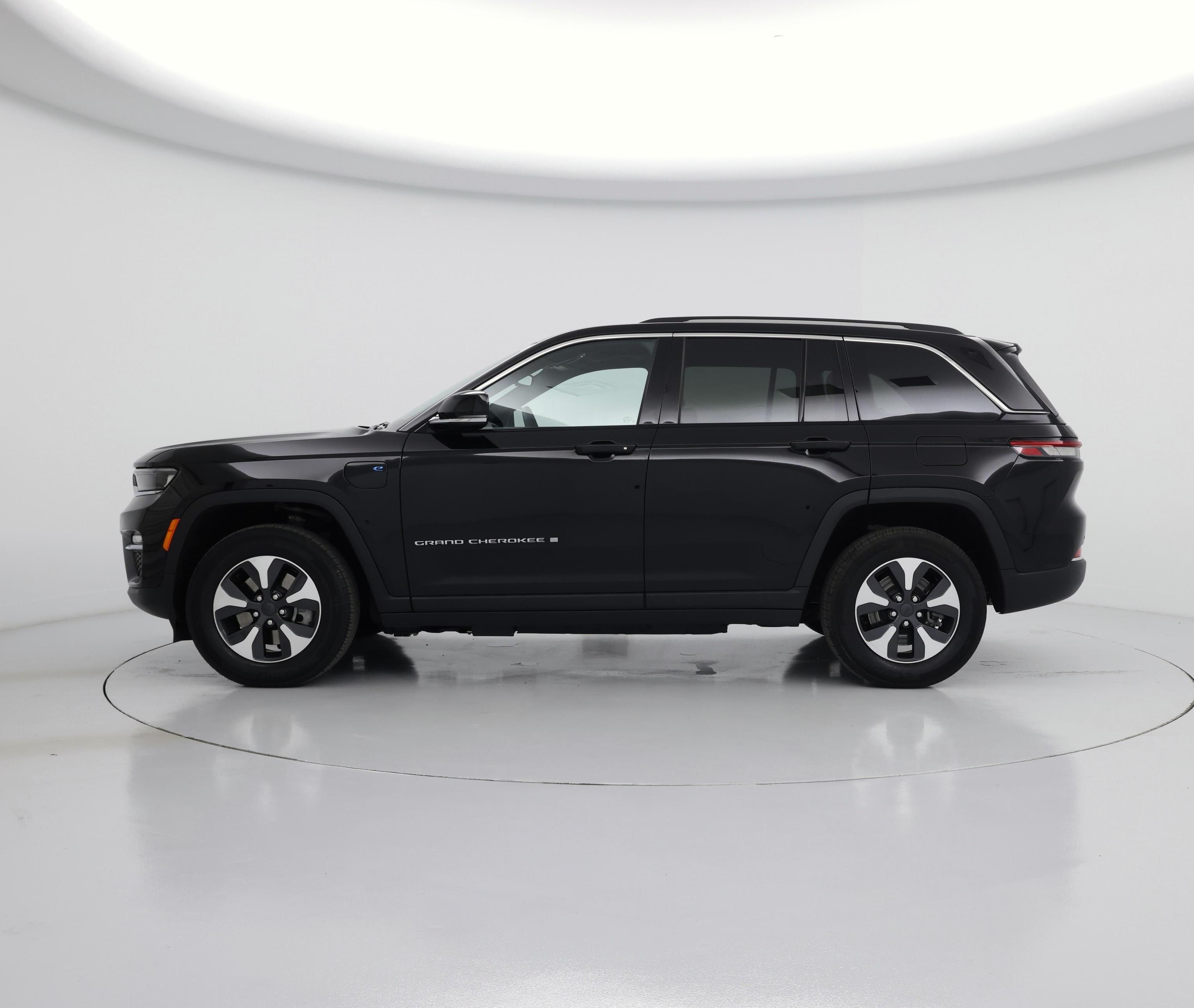 Thumbnail: 2022 Jeep Grand Cherokee - 3