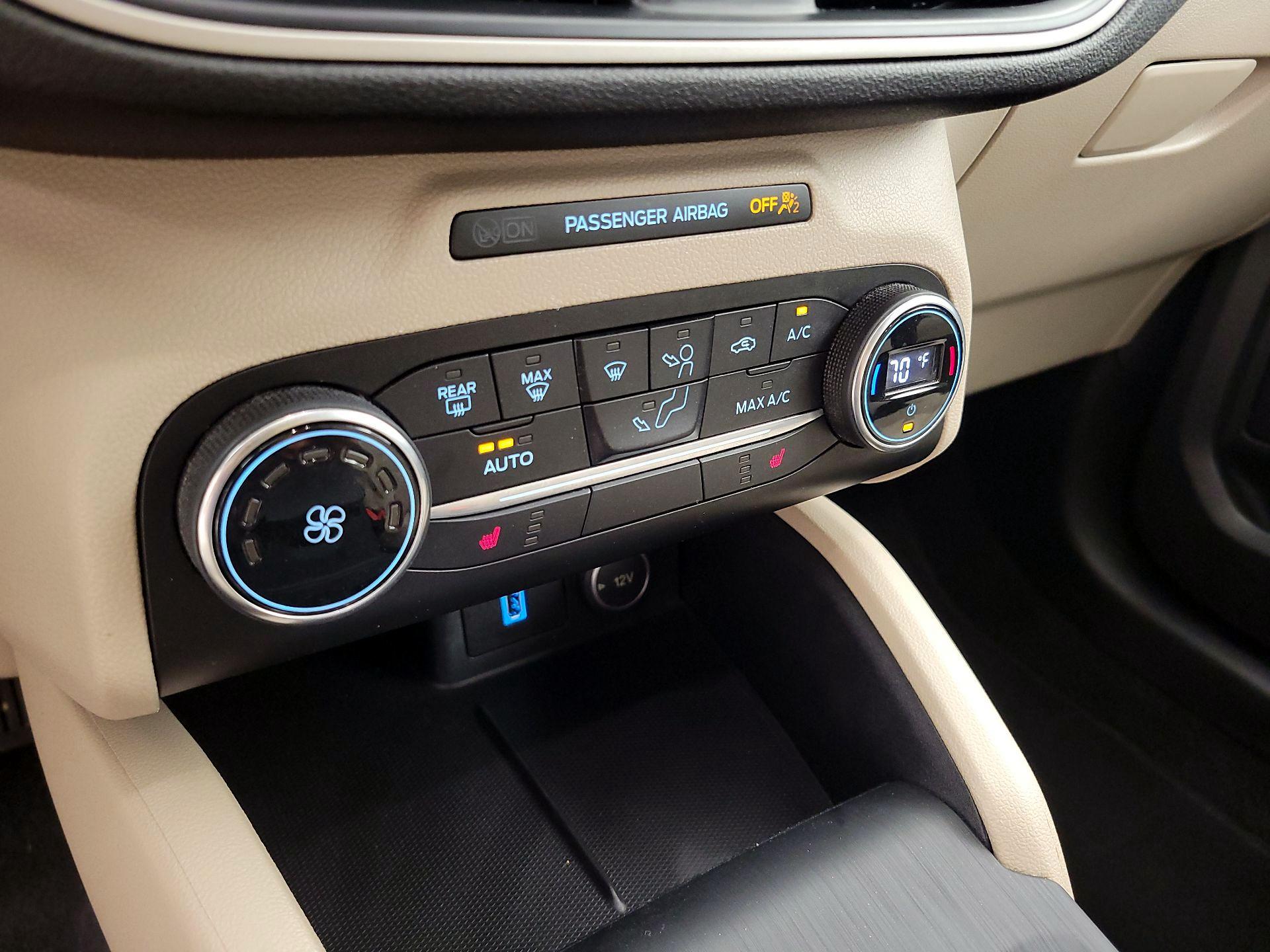 Thumbnail: 2020 Ford Escape - 16