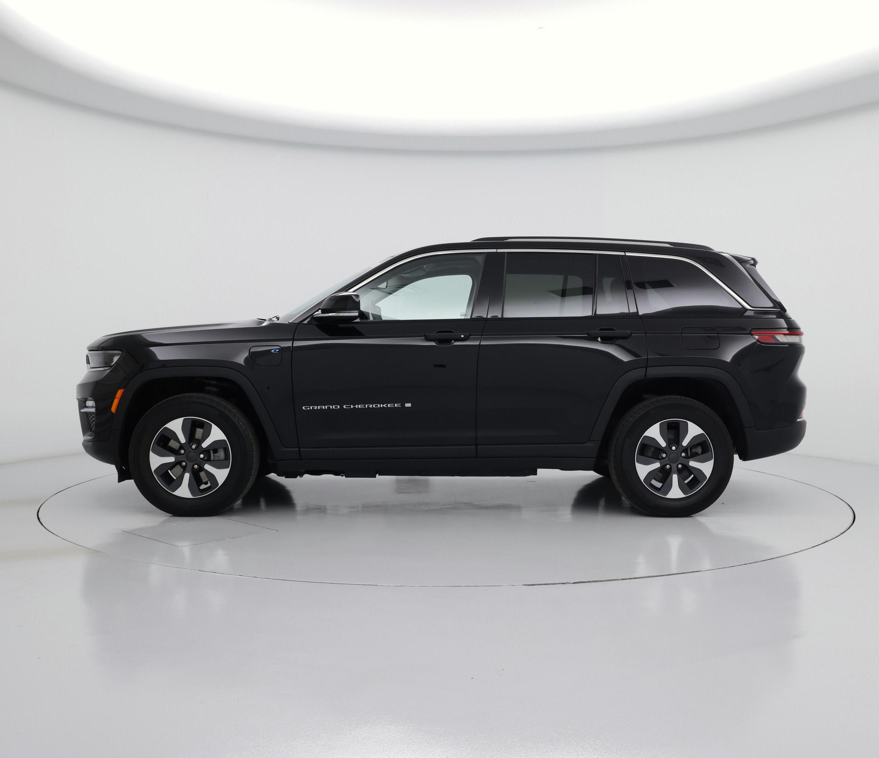 Thumbnail: 2022 Jeep Grand Cherokee - 3