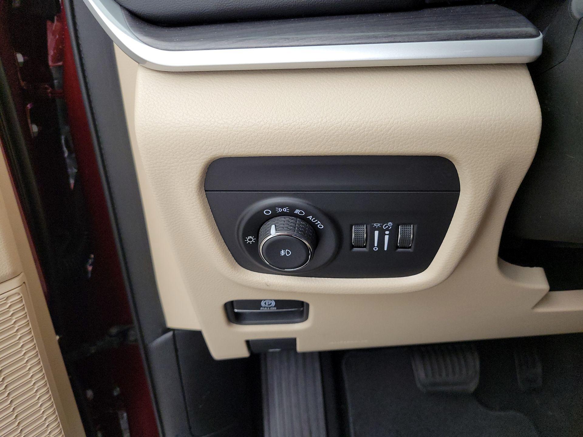 Thumbnail: 2023 Jeep Grand Cherokee - 13