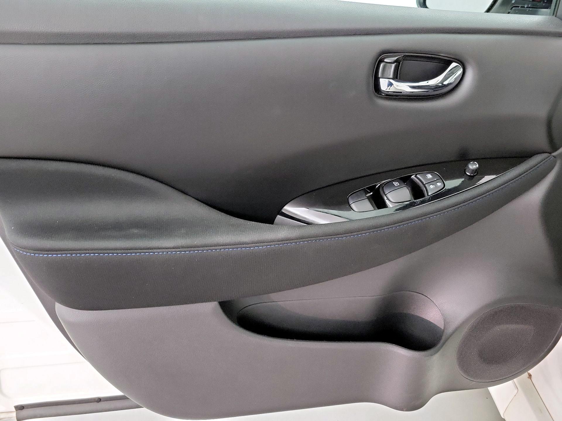 Thumbnail: 2023 Nissan Leaf - 12
