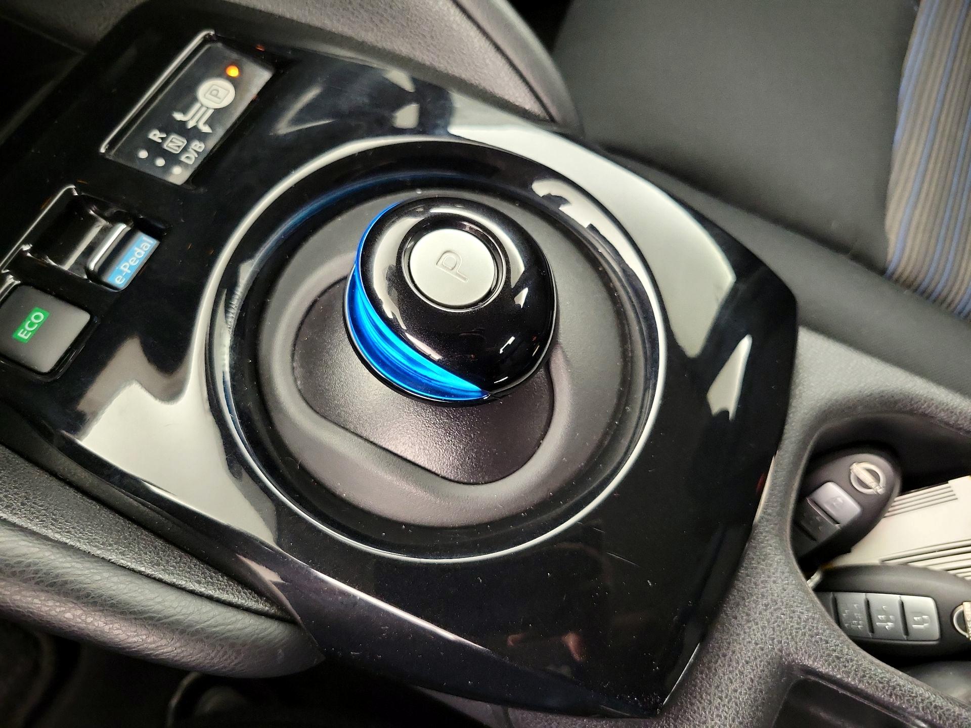 Thumbnail: 2023 Nissan Leaf - 18