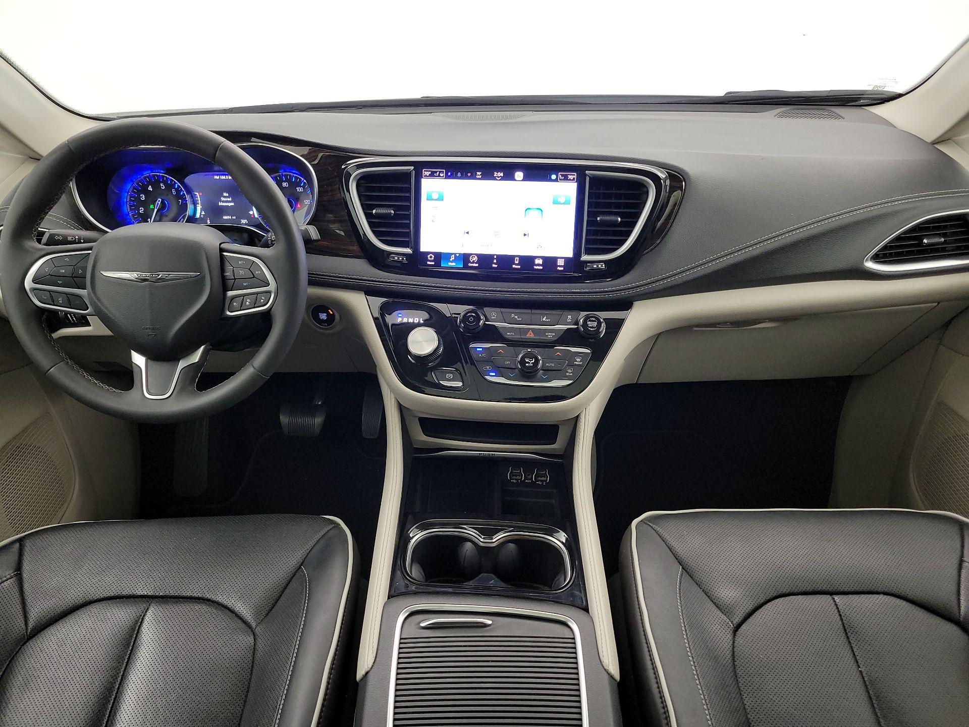 Thumbnail: 2023 Chrysler Pacifica - 9