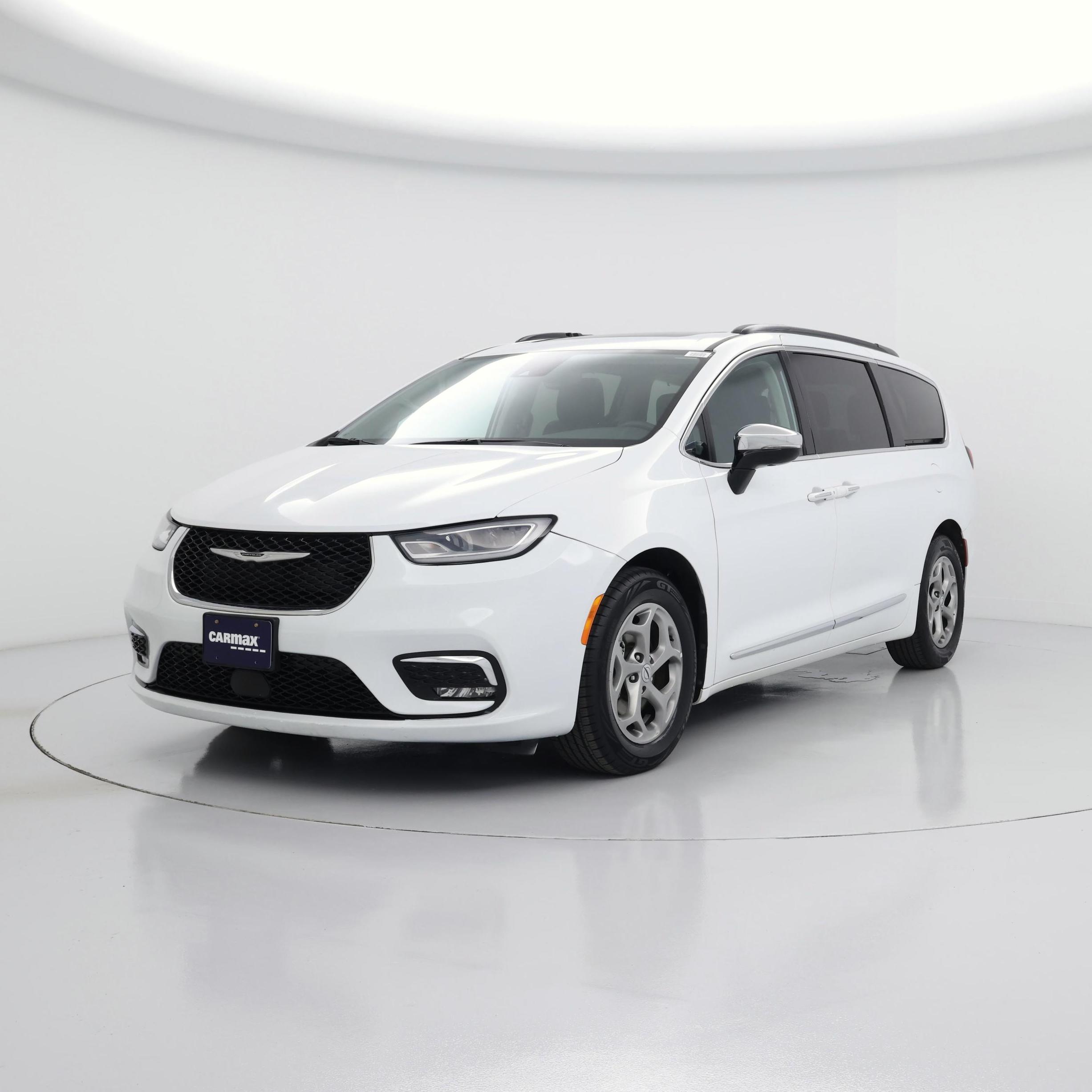 Thumbnail: 2023 Chrysler Pacifica - 4