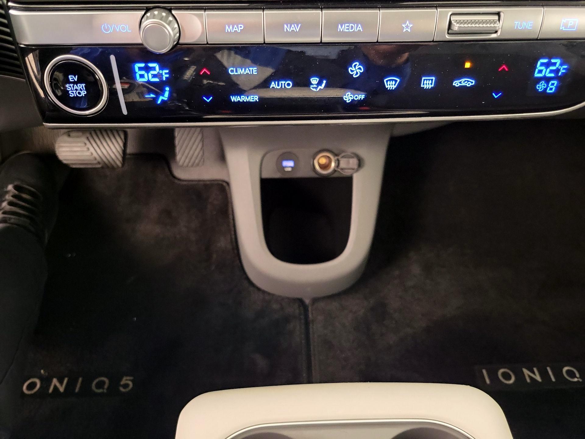 Thumbnail: 2024 Hyundai Ioniq 5 - 17