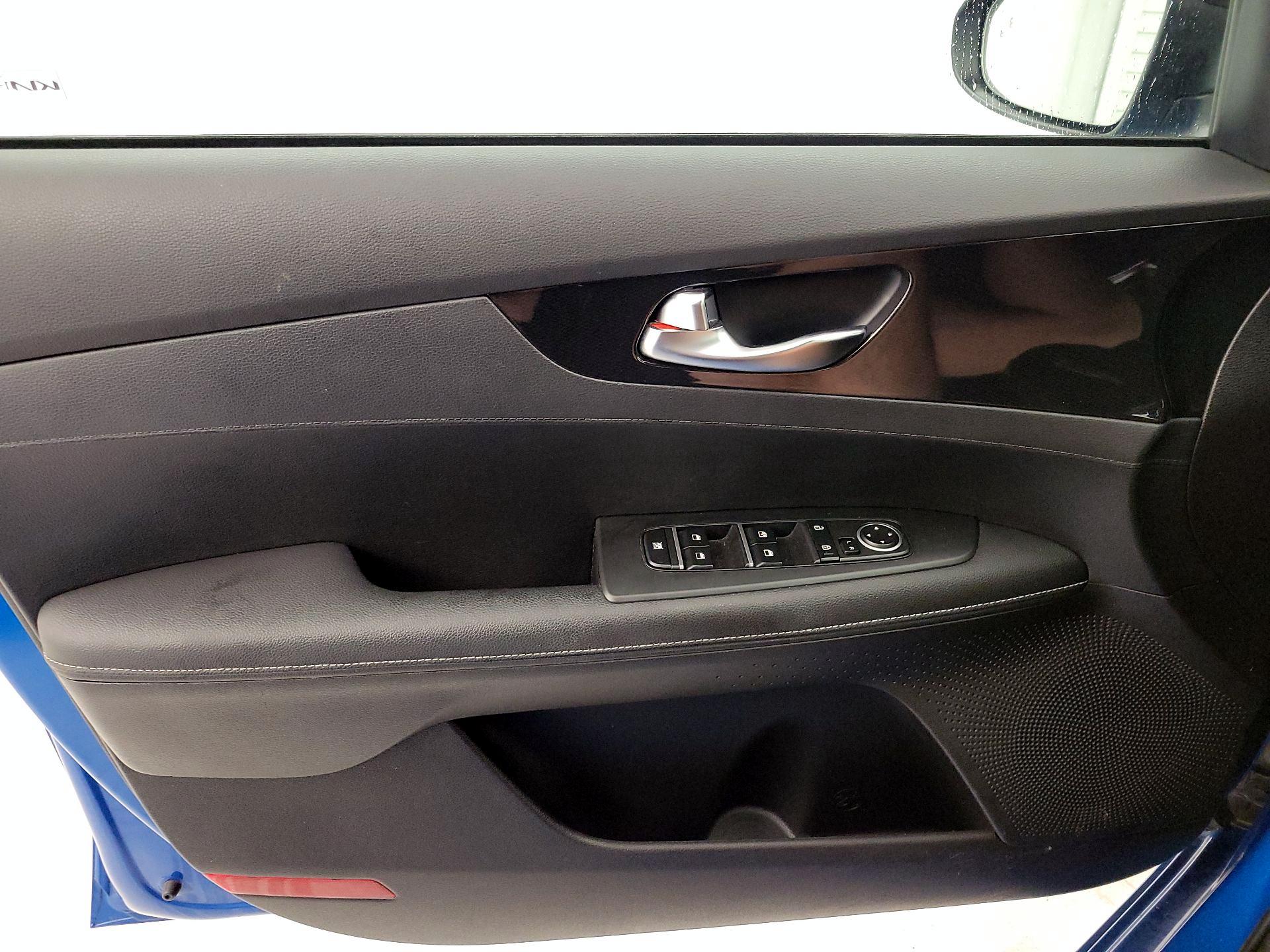 Thumbnail: 2023 Kia Forte - 12