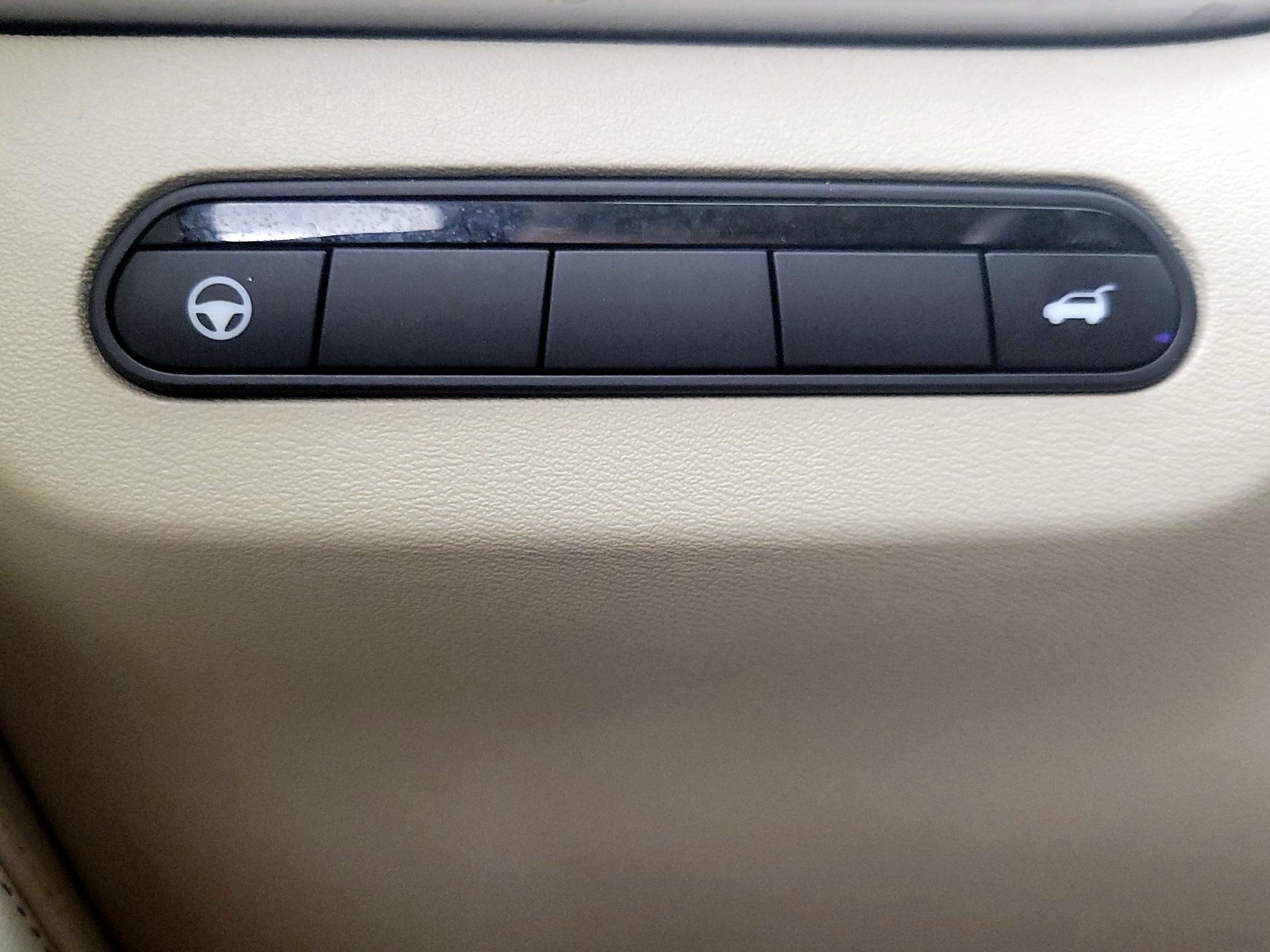 Thumbnail: 2023 INFINITI QX60 - 13