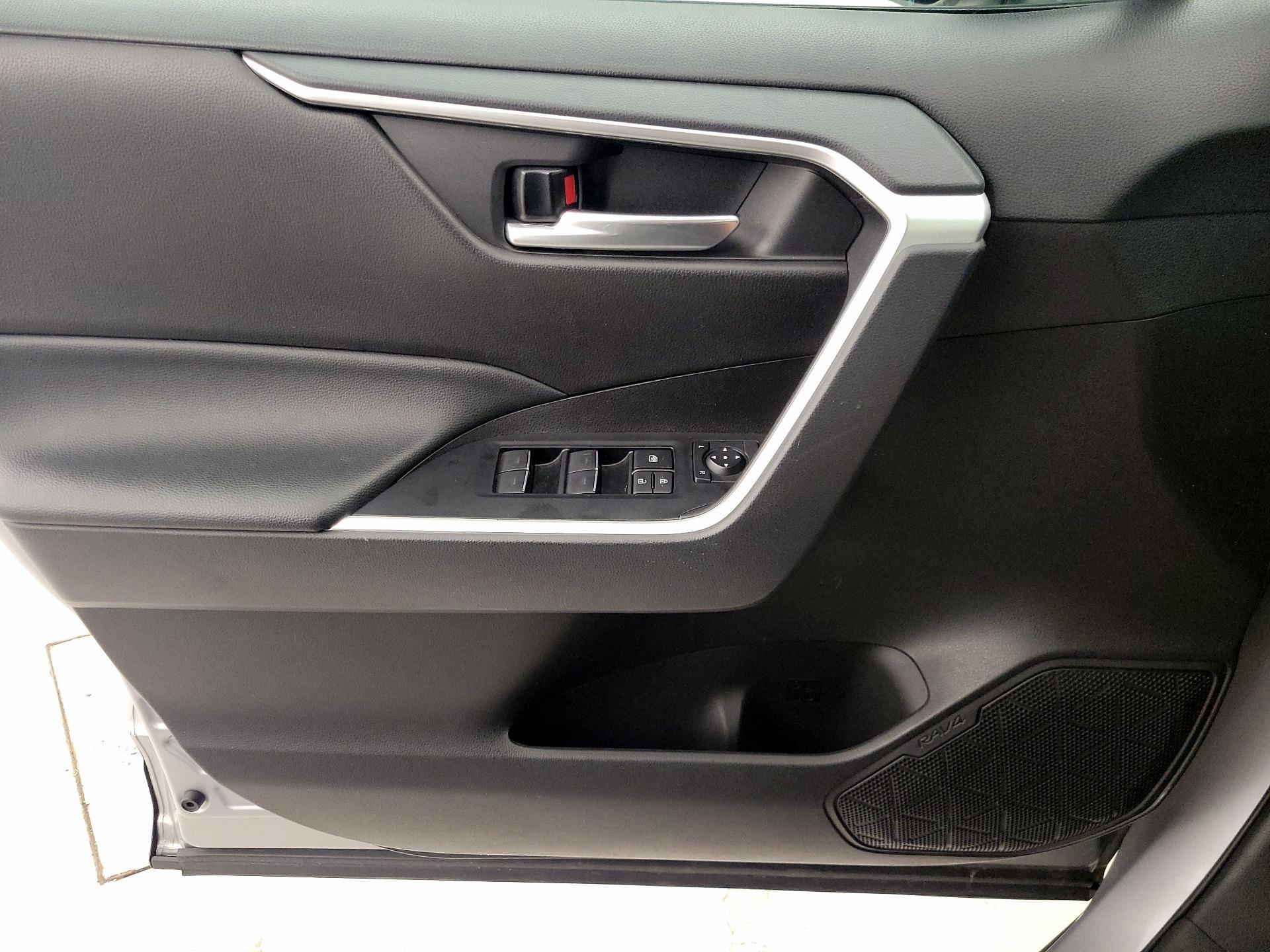 Thumbnail: 2023 Toyota RAV4 - 12
