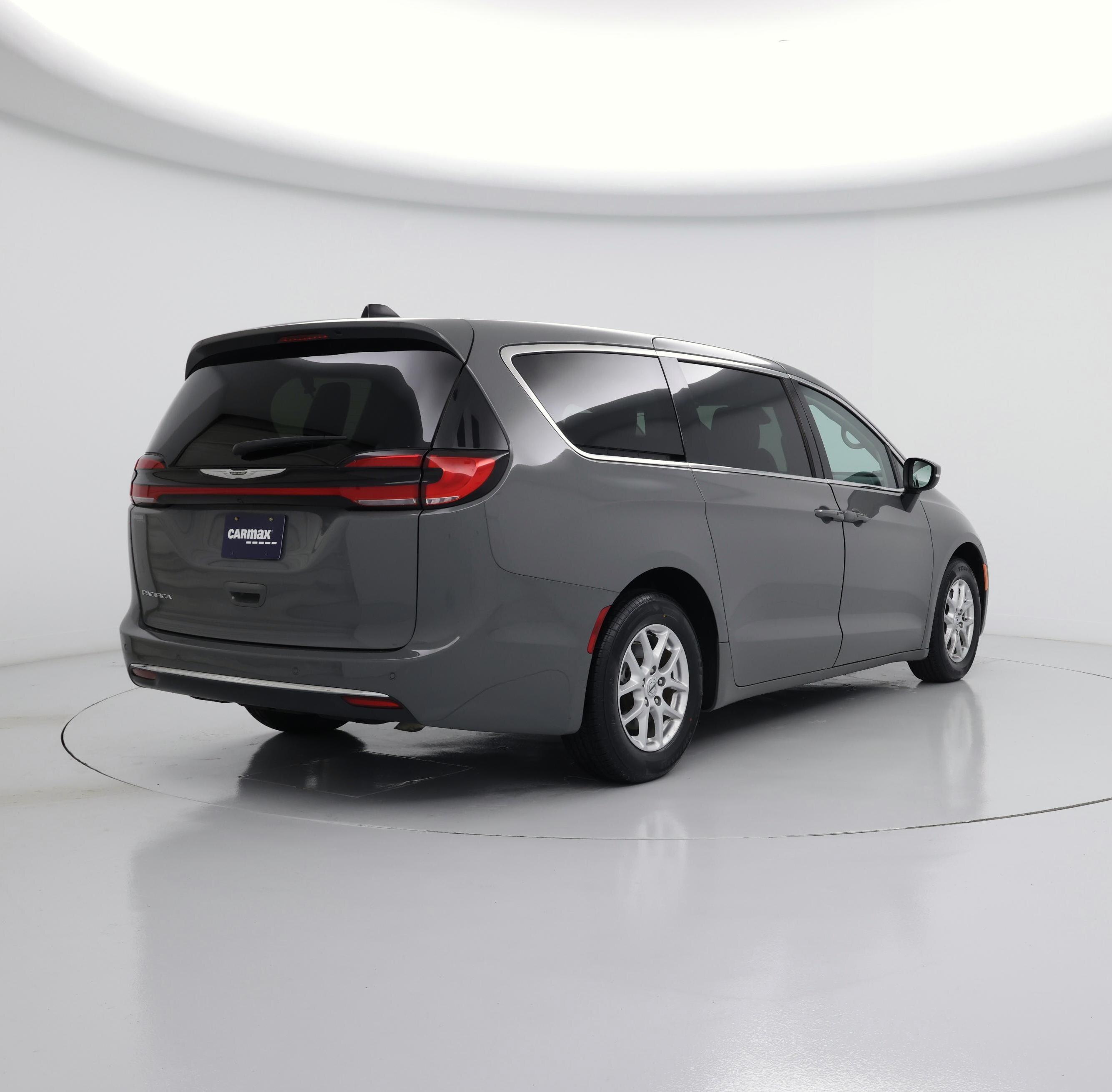Thumbnail: 2023 Chrysler Pacifica - 8
