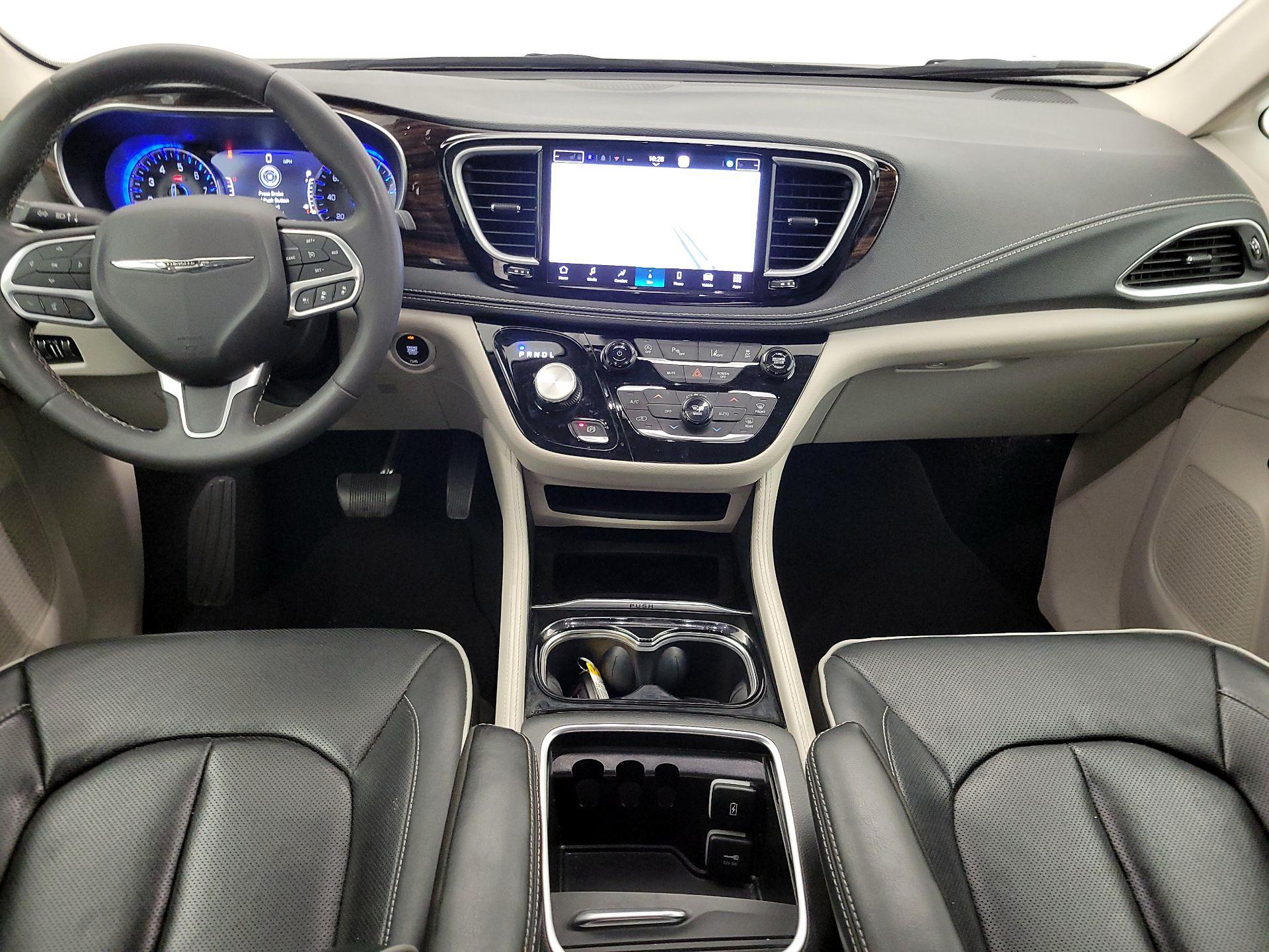 Thumbnail: 2023 Chrysler Pacifica - 9