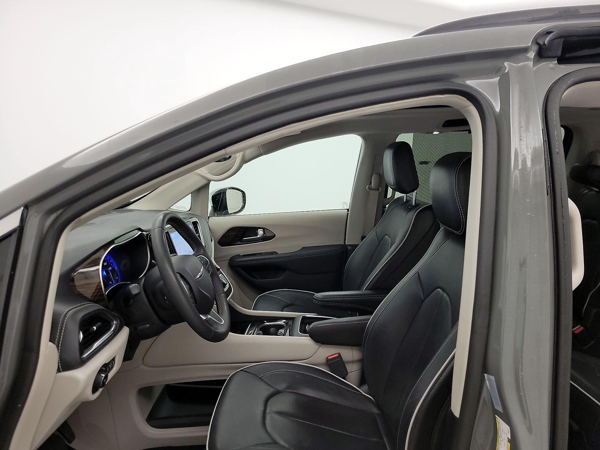 Thumbnail: 2023 Chrysler Pacifica - 11