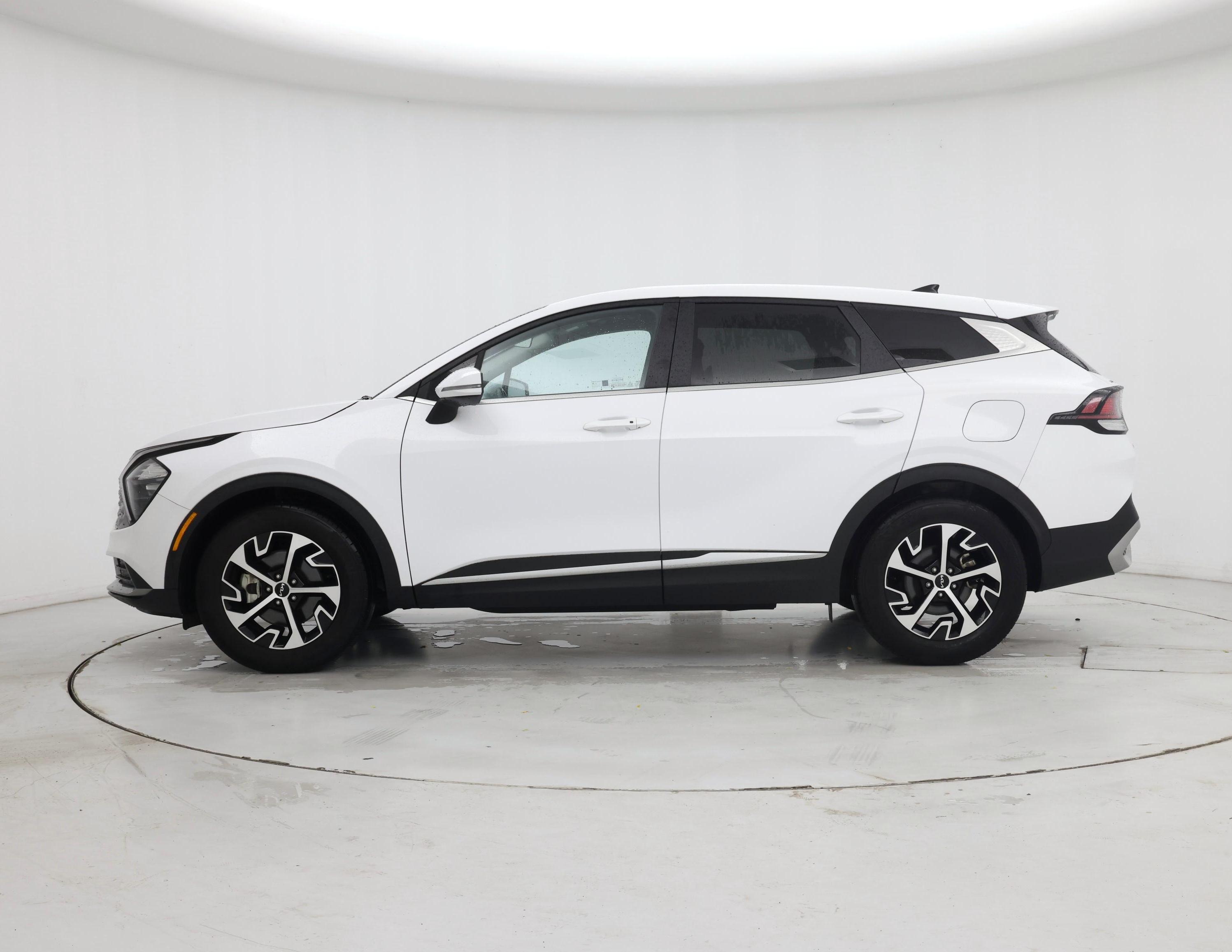 Thumbnail: 2023 Kia Sportage - 3