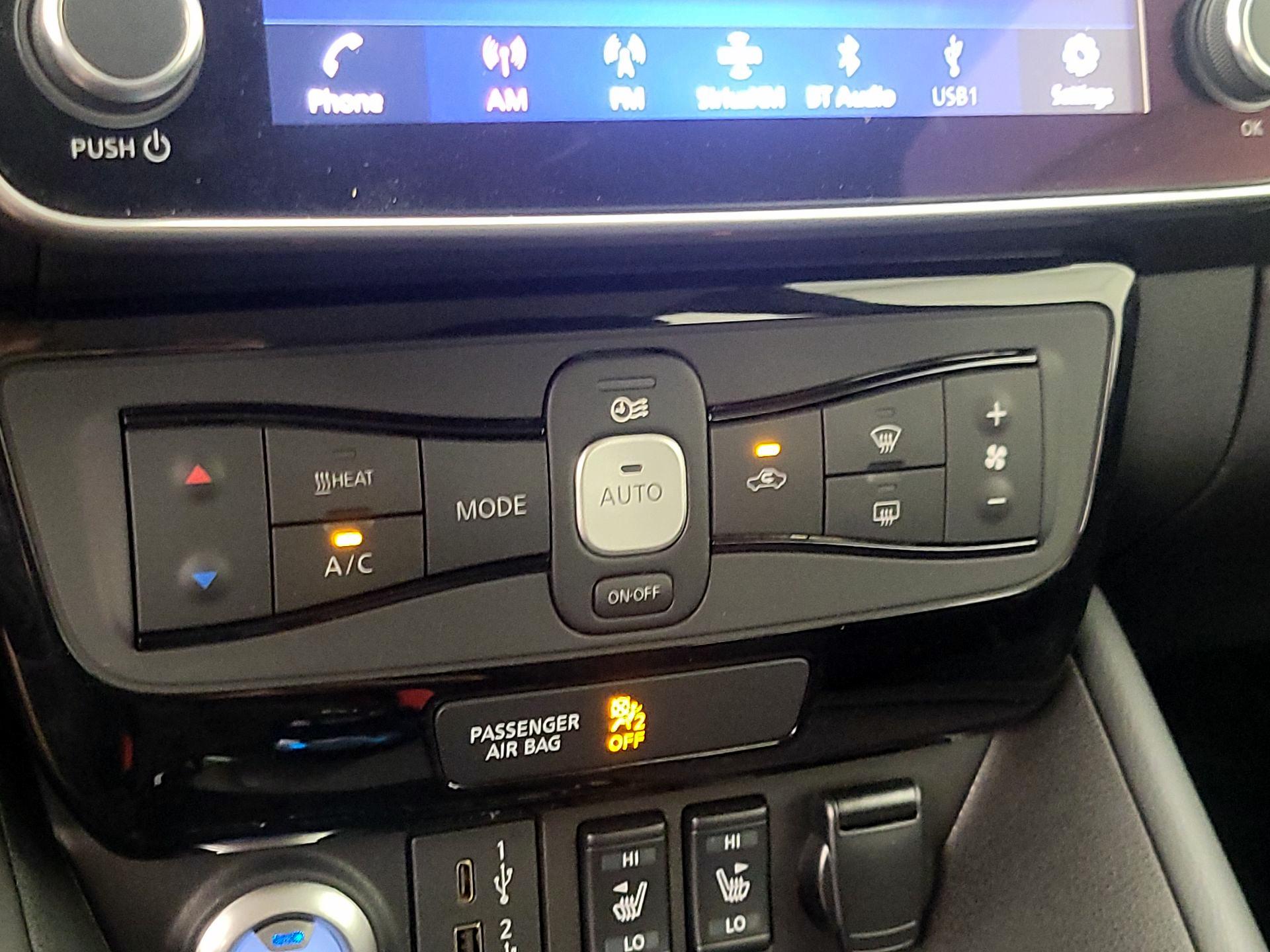 Thumbnail: 2022 Nissan Leaf - 17