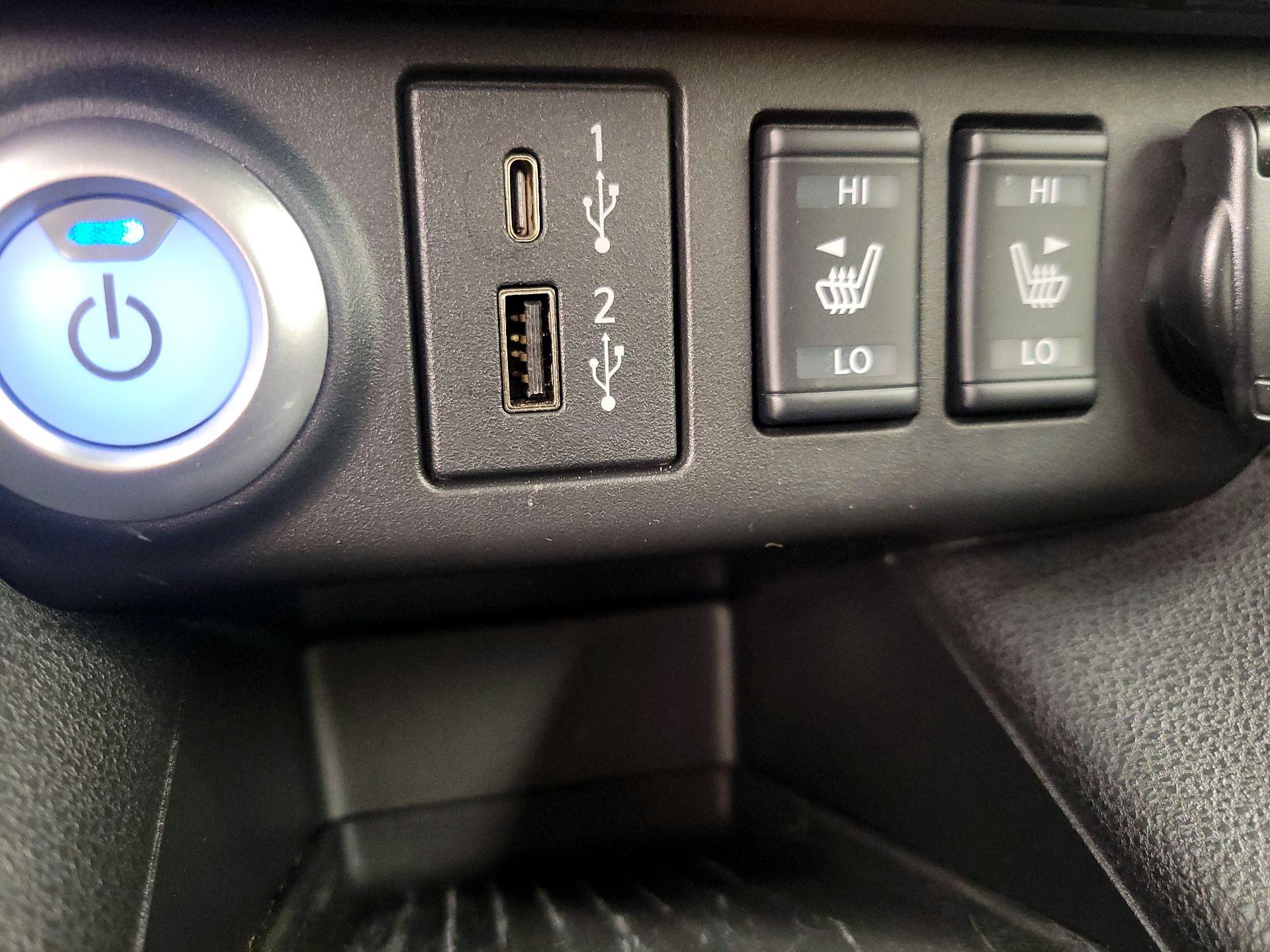 Thumbnail: 2022 Nissan Leaf - 19