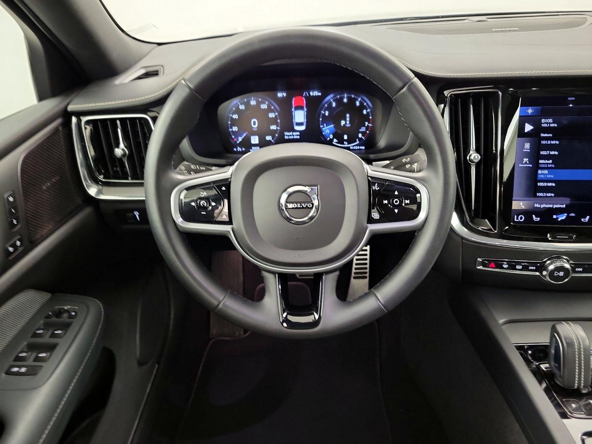 Thumbnail: 2022 Volvo S60 - 10
