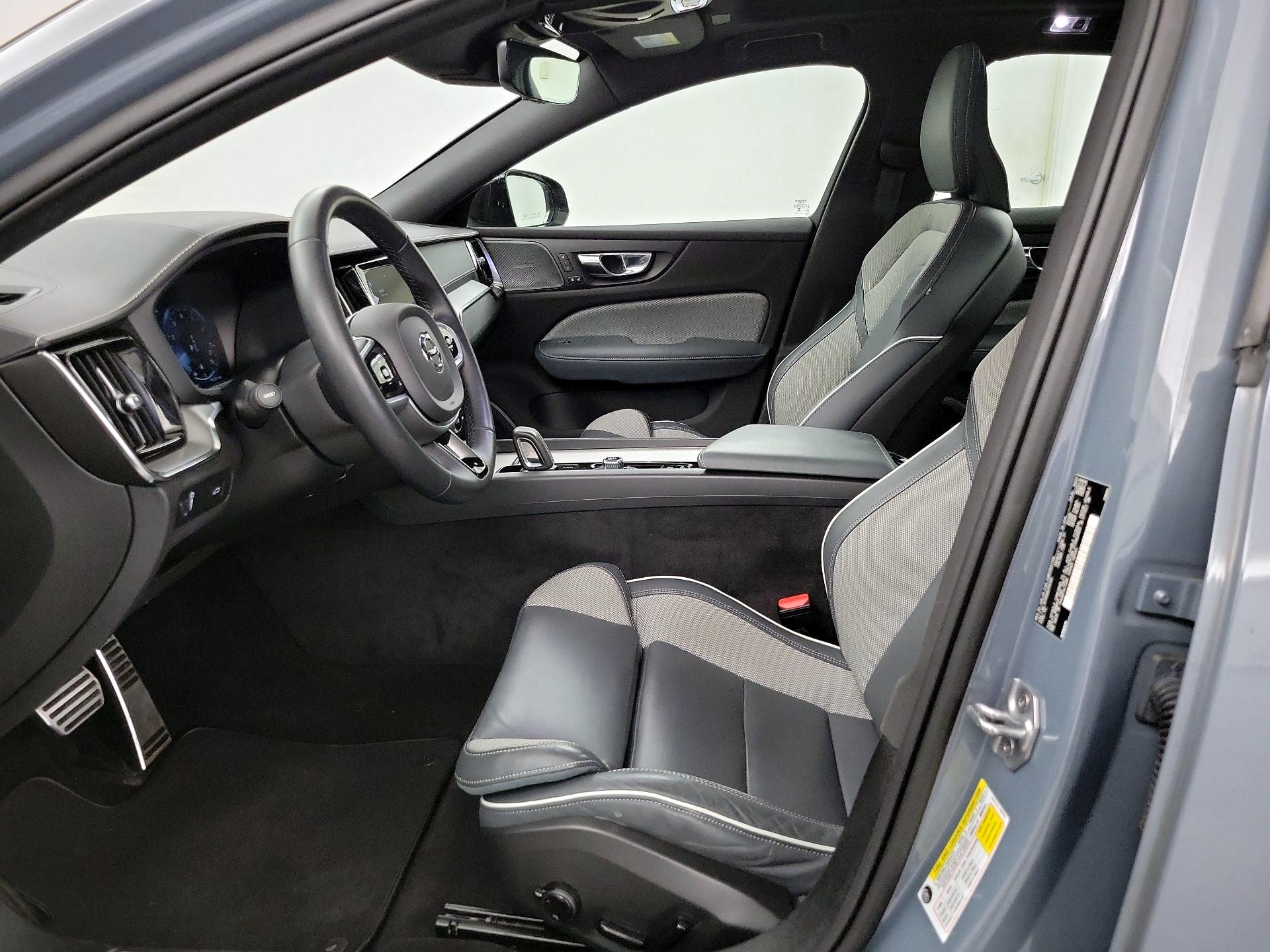 Thumbnail: 2022 Volvo S60 - 11