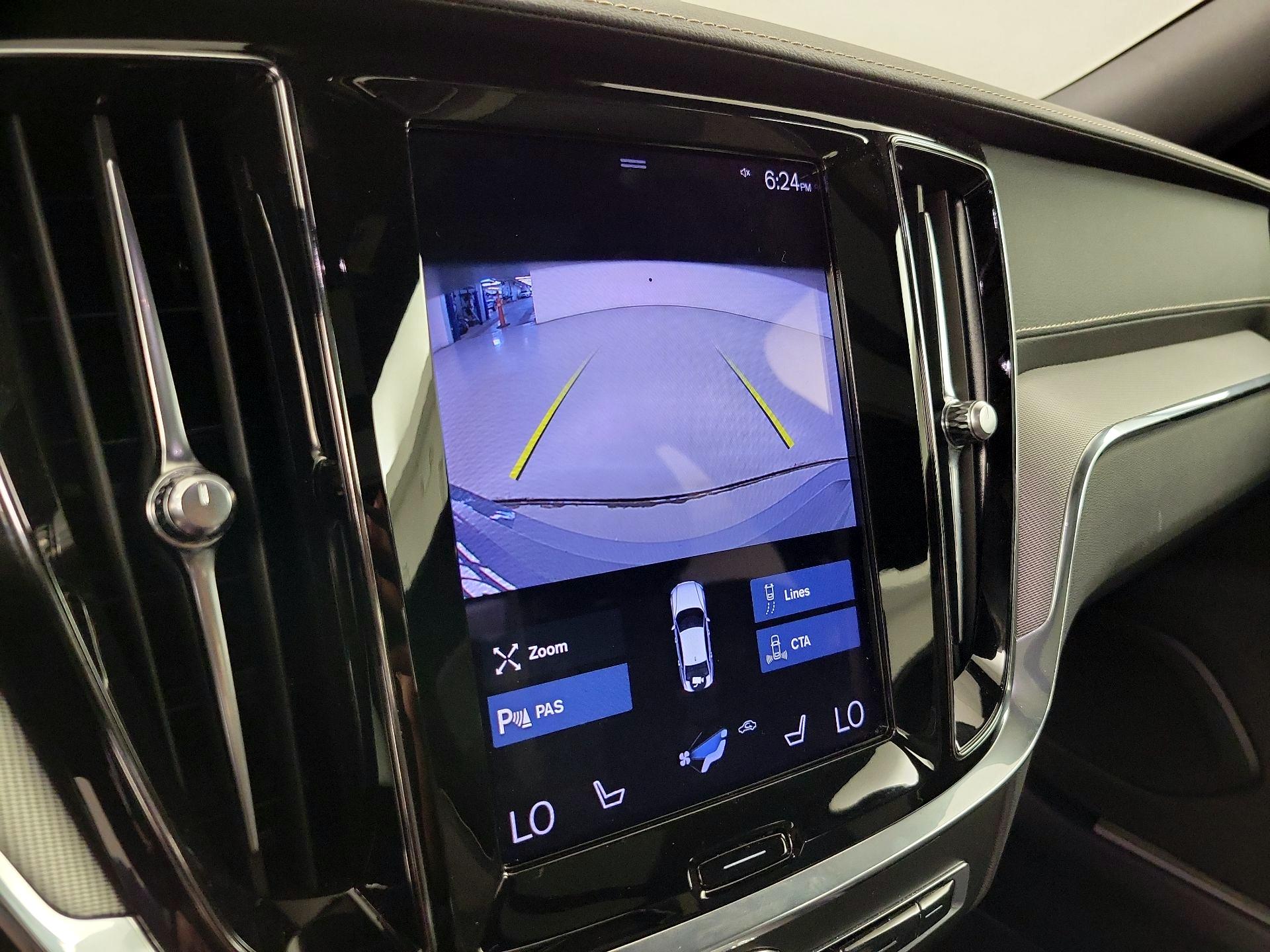 Thumbnail: 2022 Volvo S60 - 15