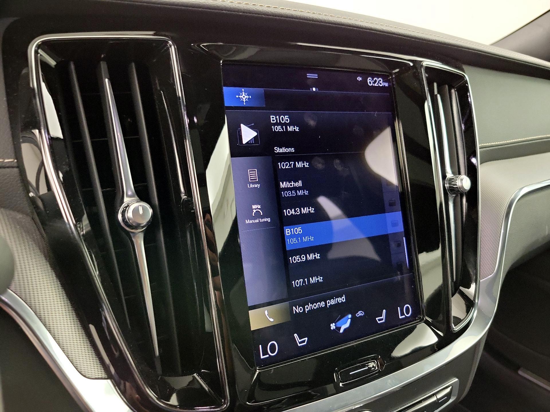 Thumbnail: 2022 Volvo S60 - 16
