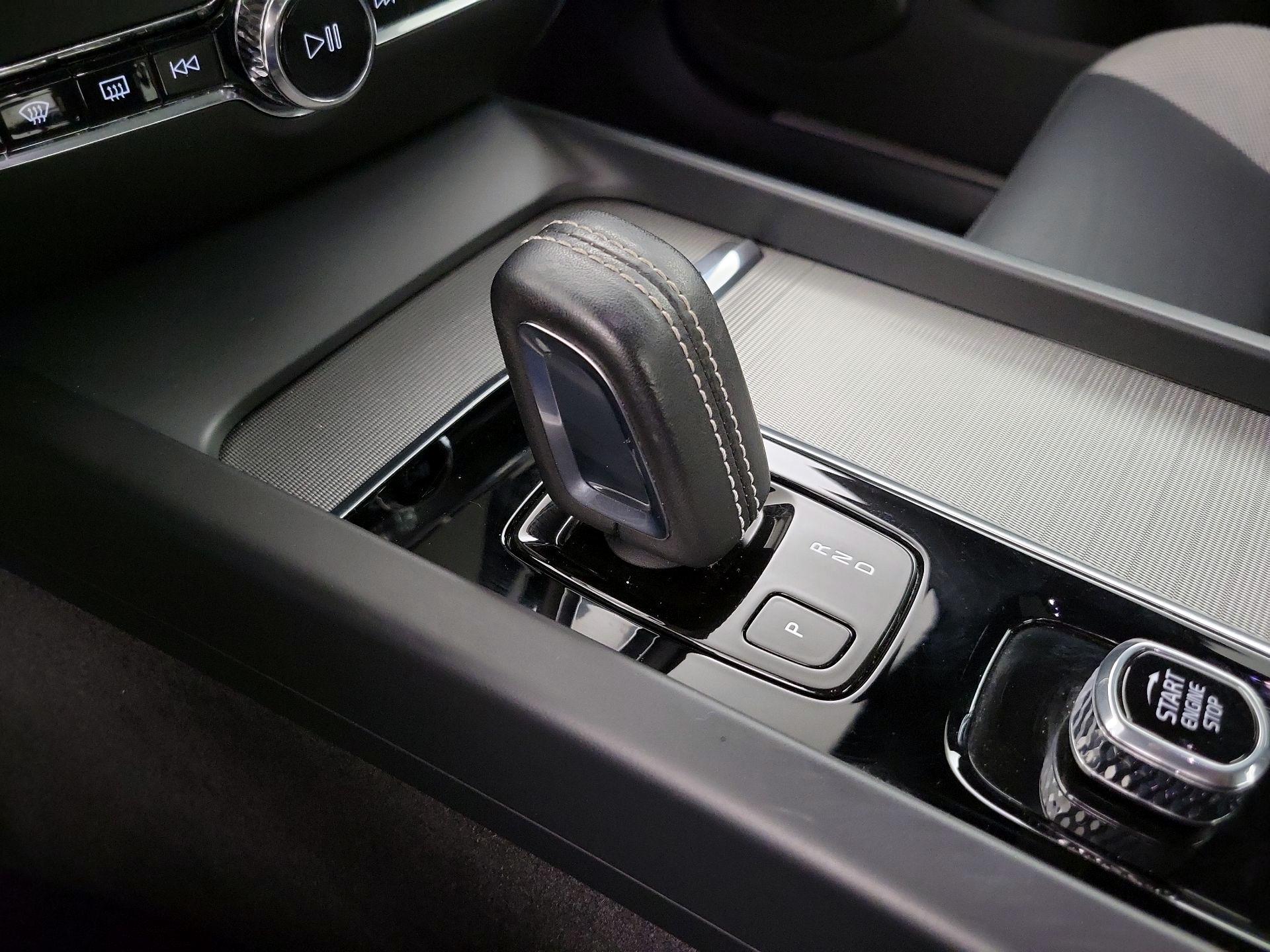 Thumbnail: 2022 Volvo S60 - 18