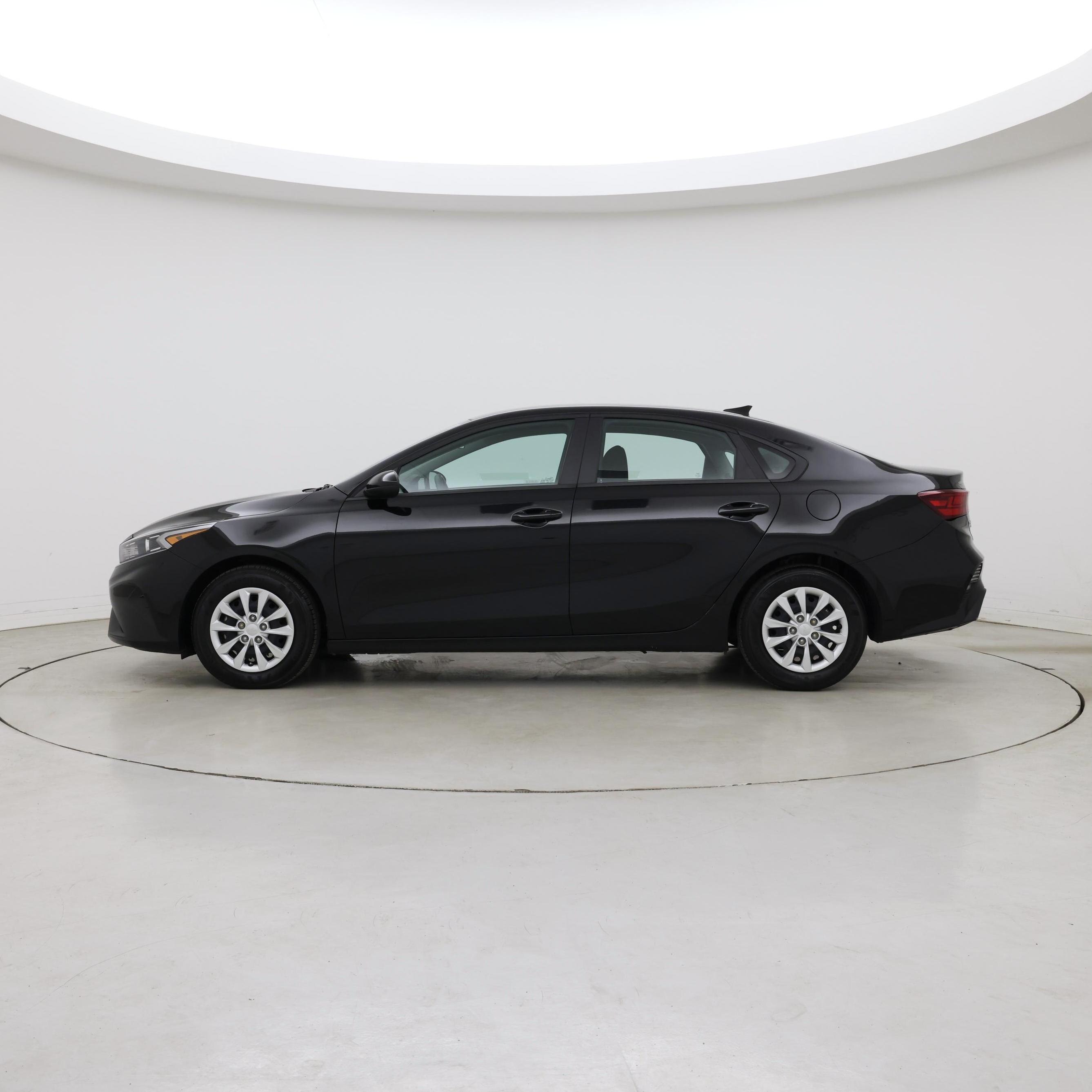 Thumbnail: 2024 Kia Forte - 3