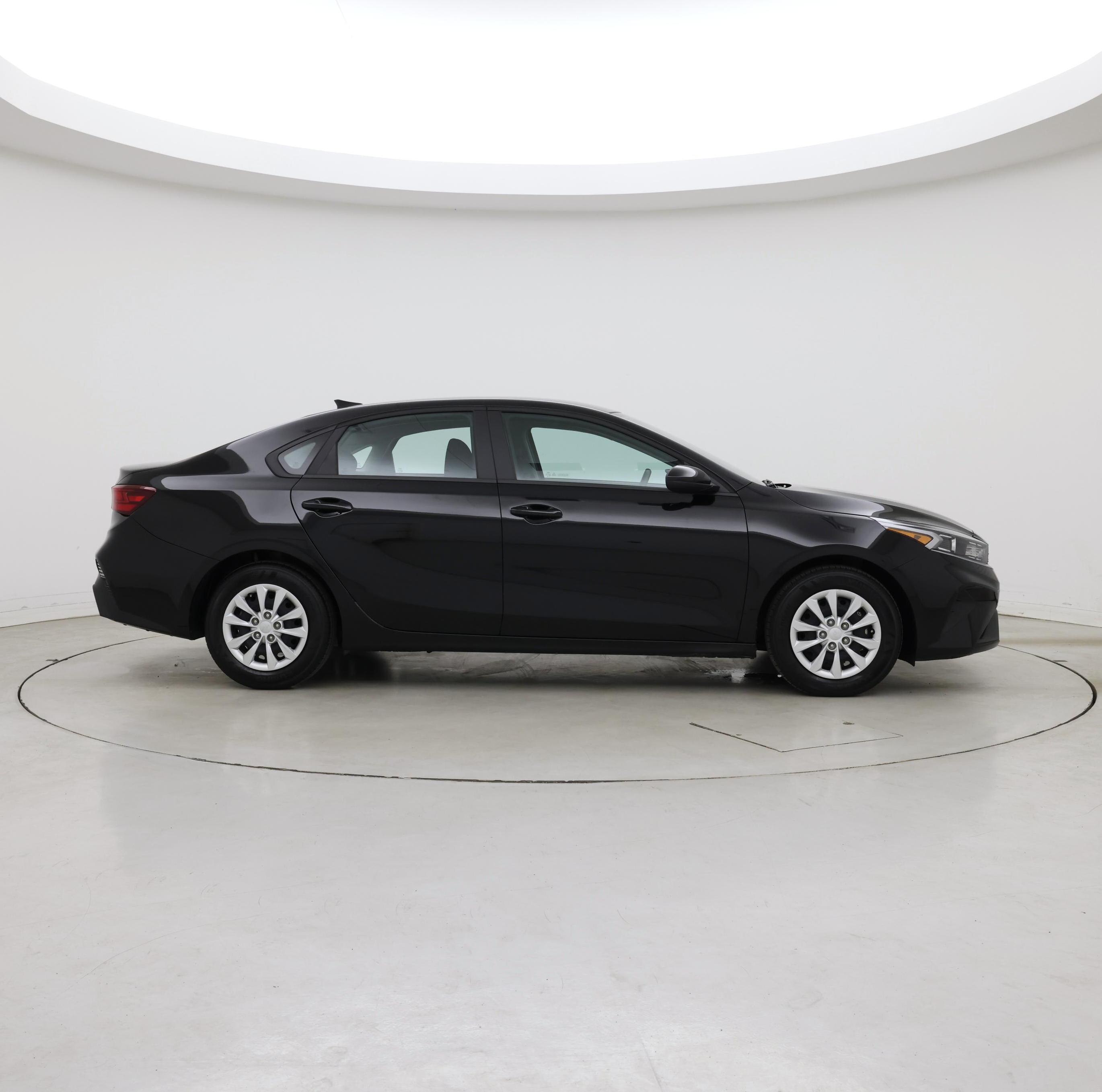 Thumbnail: 2024 Kia Forte - 7