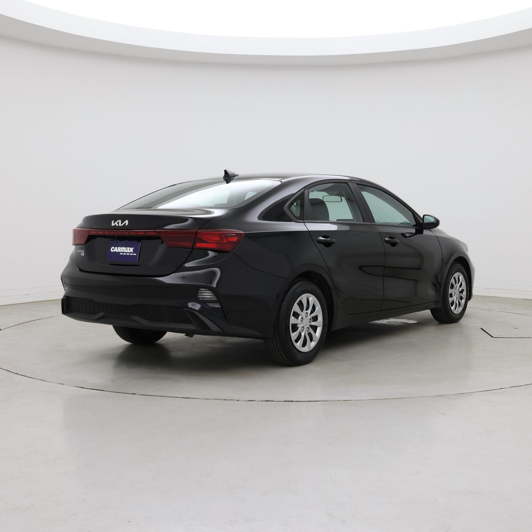 Thumbnail: 2024 Kia Forte - 8