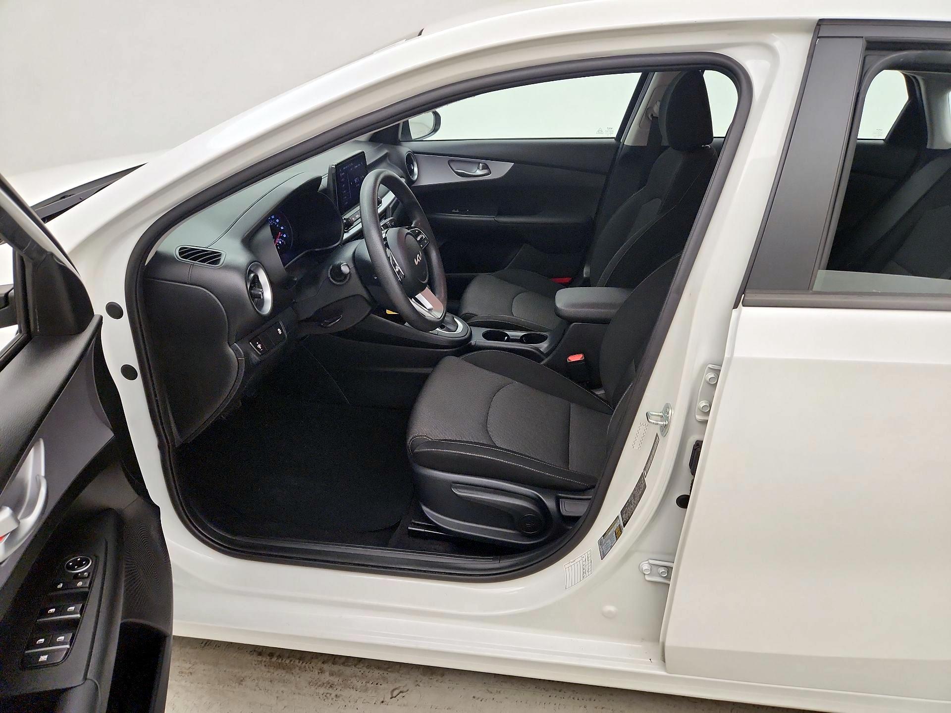 Thumbnail: 2024 Kia Forte - 11