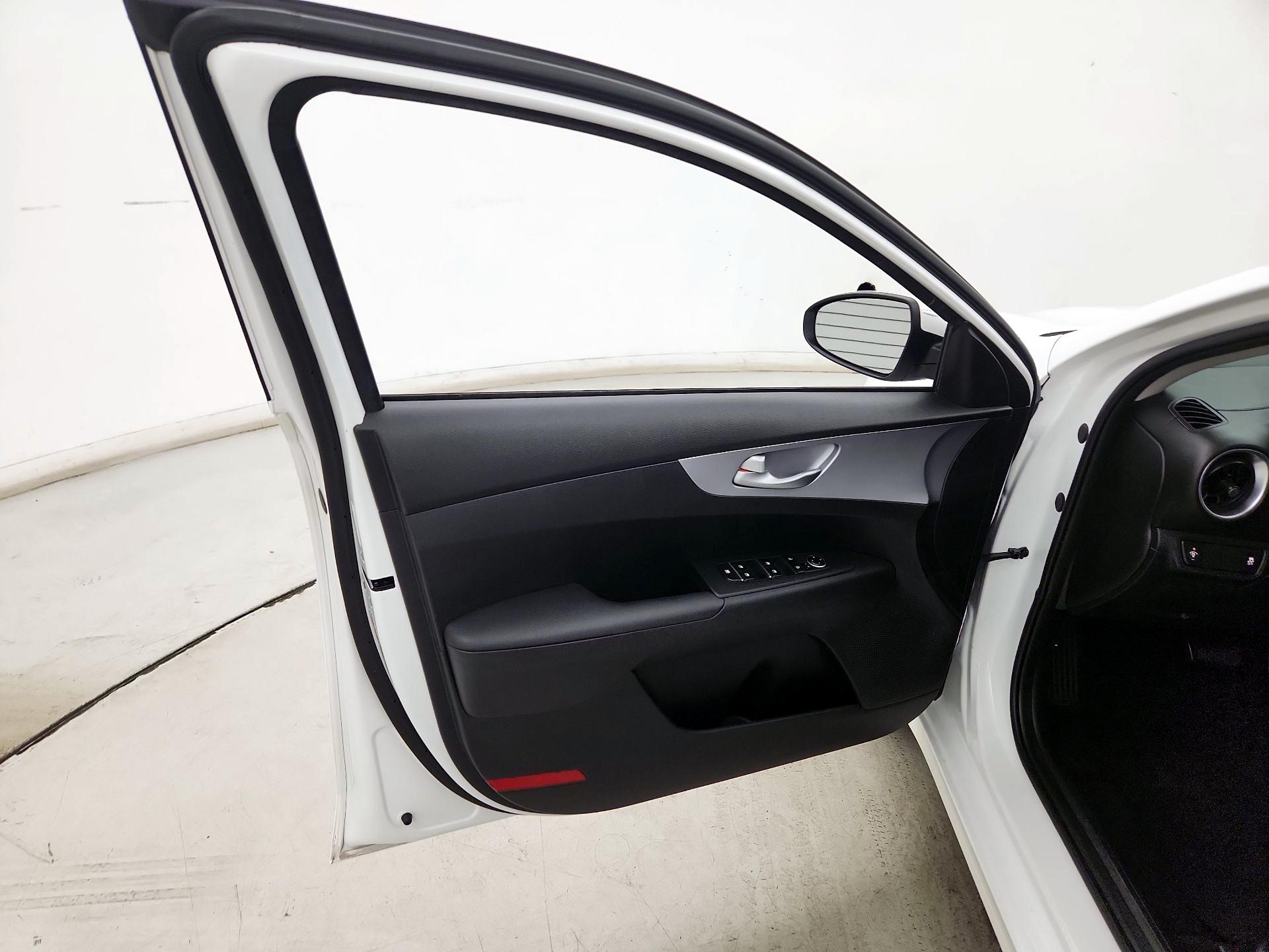 Thumbnail: 2024 Kia Forte - 12