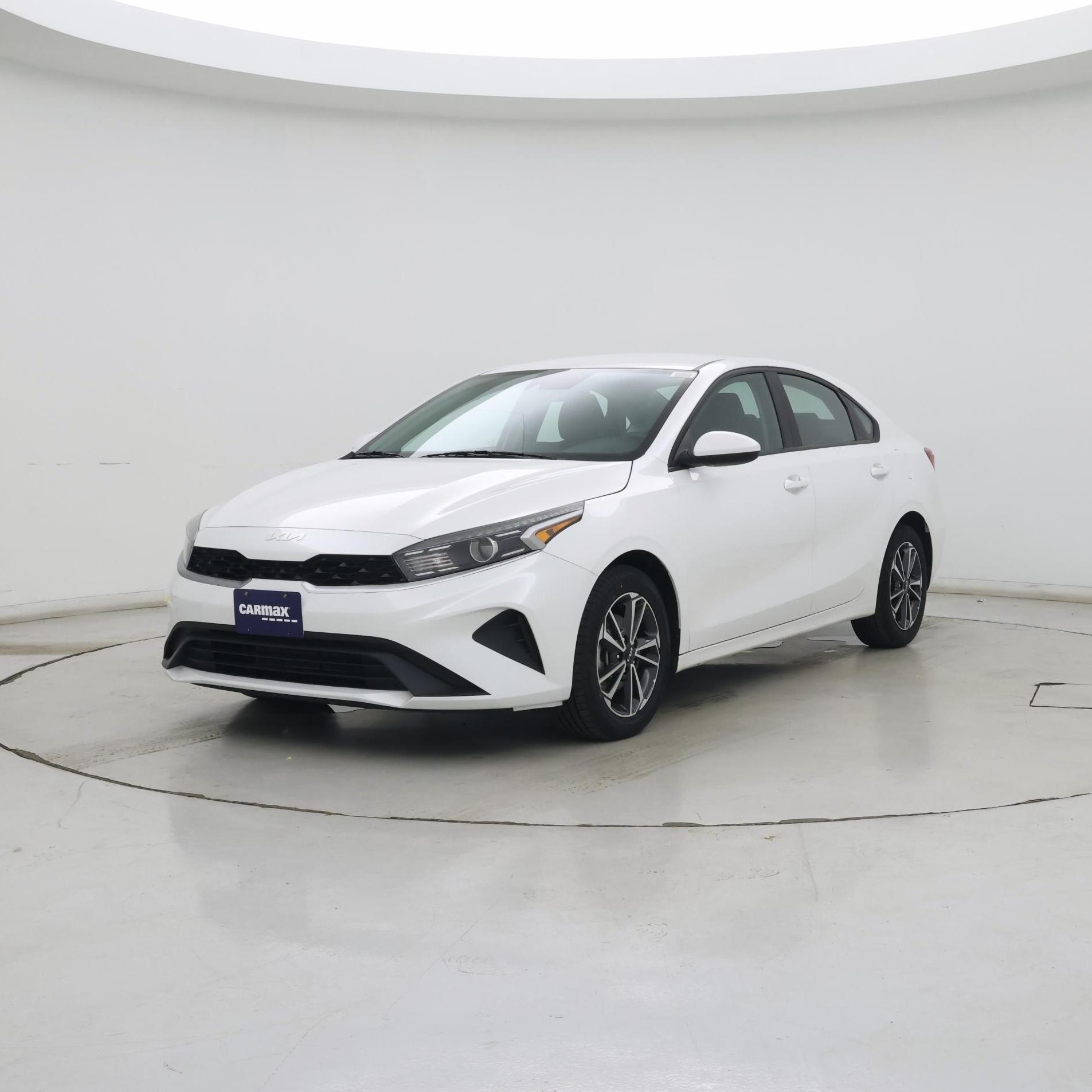 Thumbnail: 2024 Kia Forte - 4