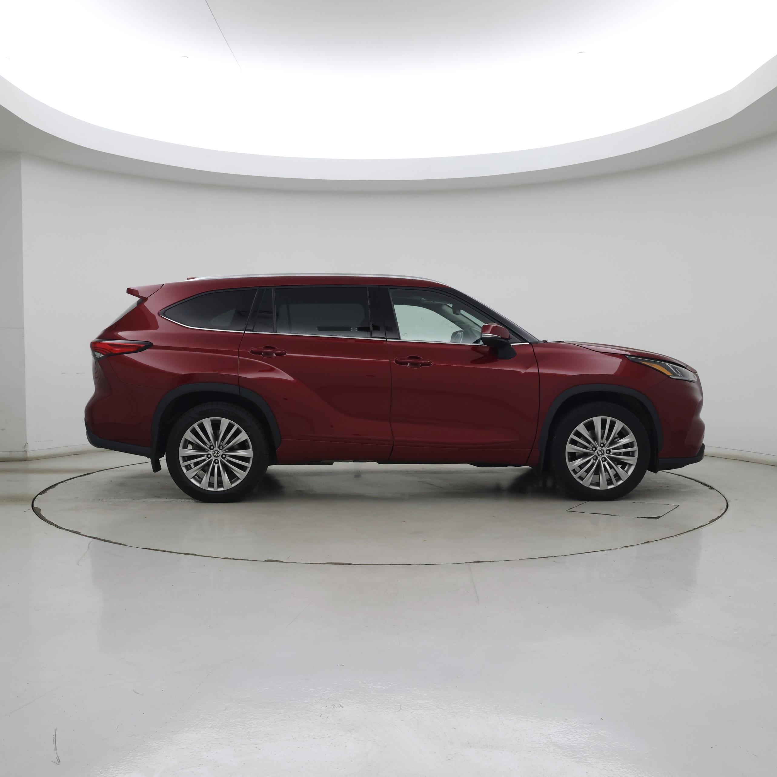 Thumbnail: 2022 Toyota Highlander - 7
