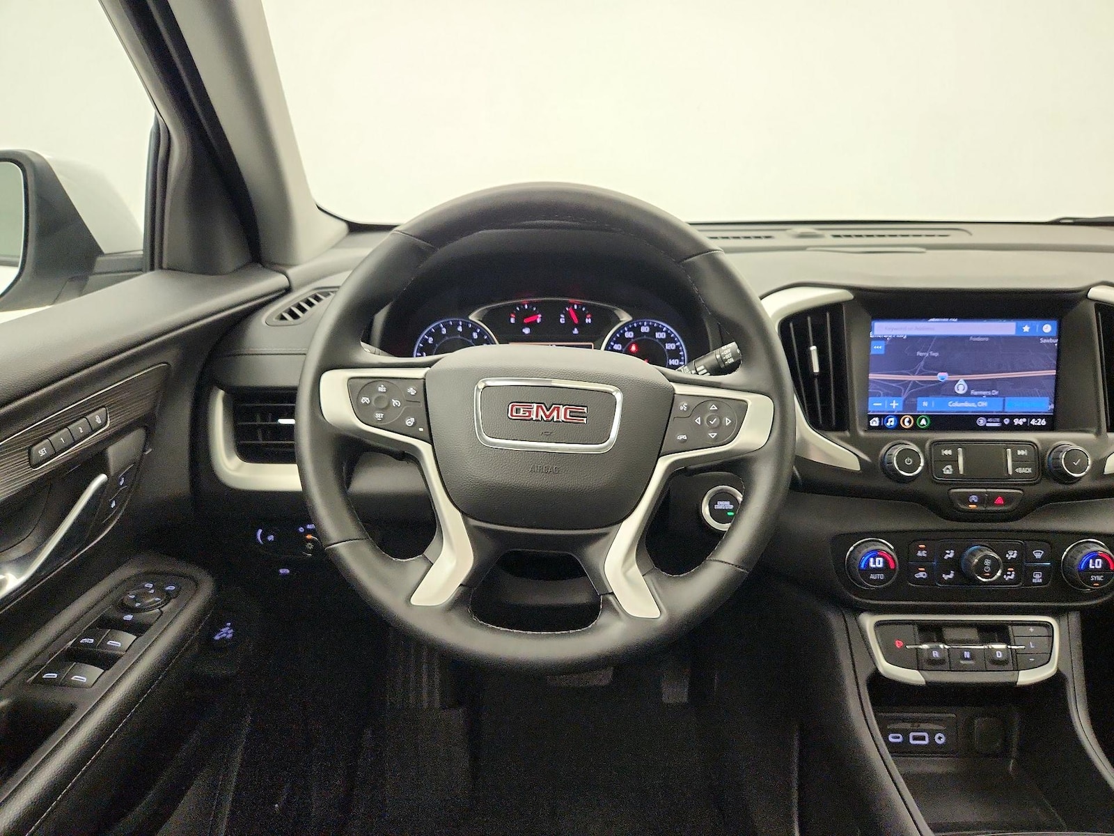 2024 GMC Terrain SLT - Photo 11