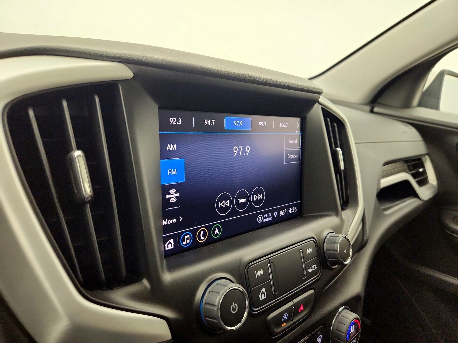 2024 GMC Terrain SLT - Photo 16