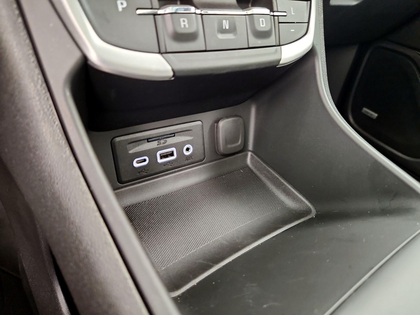 2024 GMC Terrain SLT - Photo 19