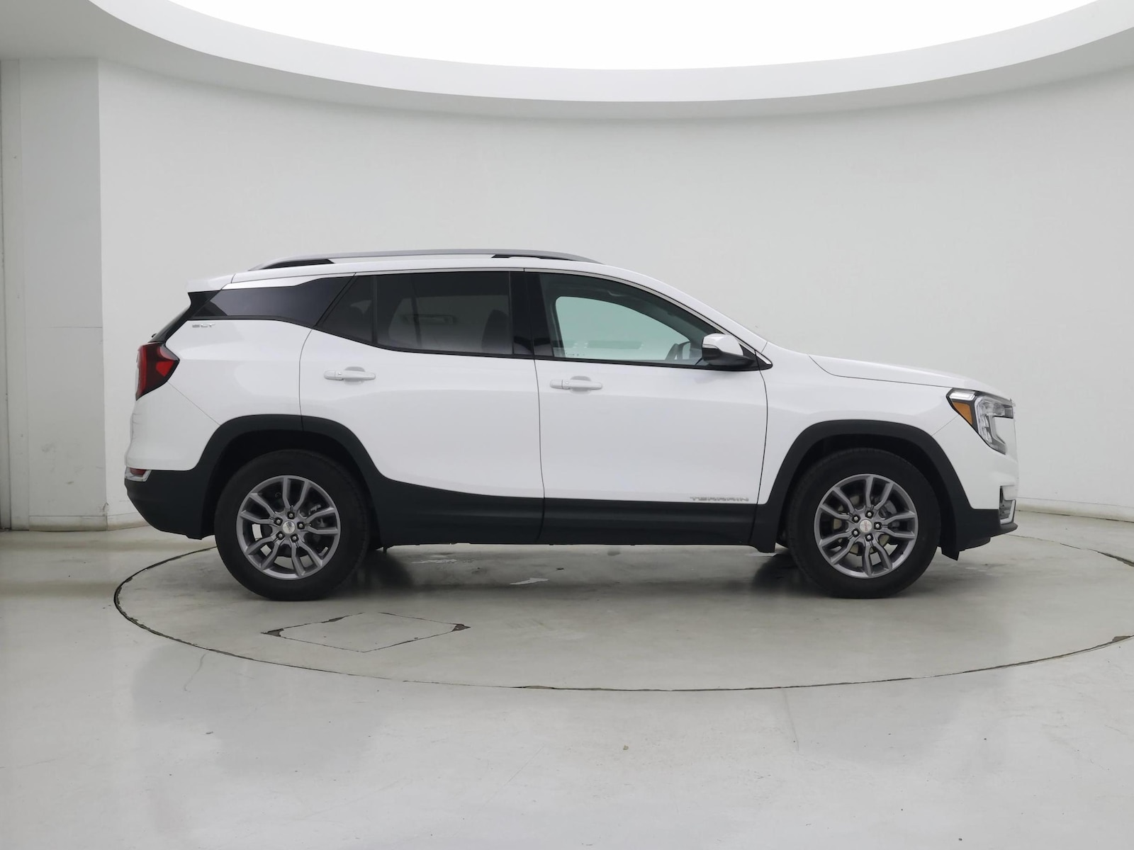 2024 GMC Terrain SLT - Photo 8