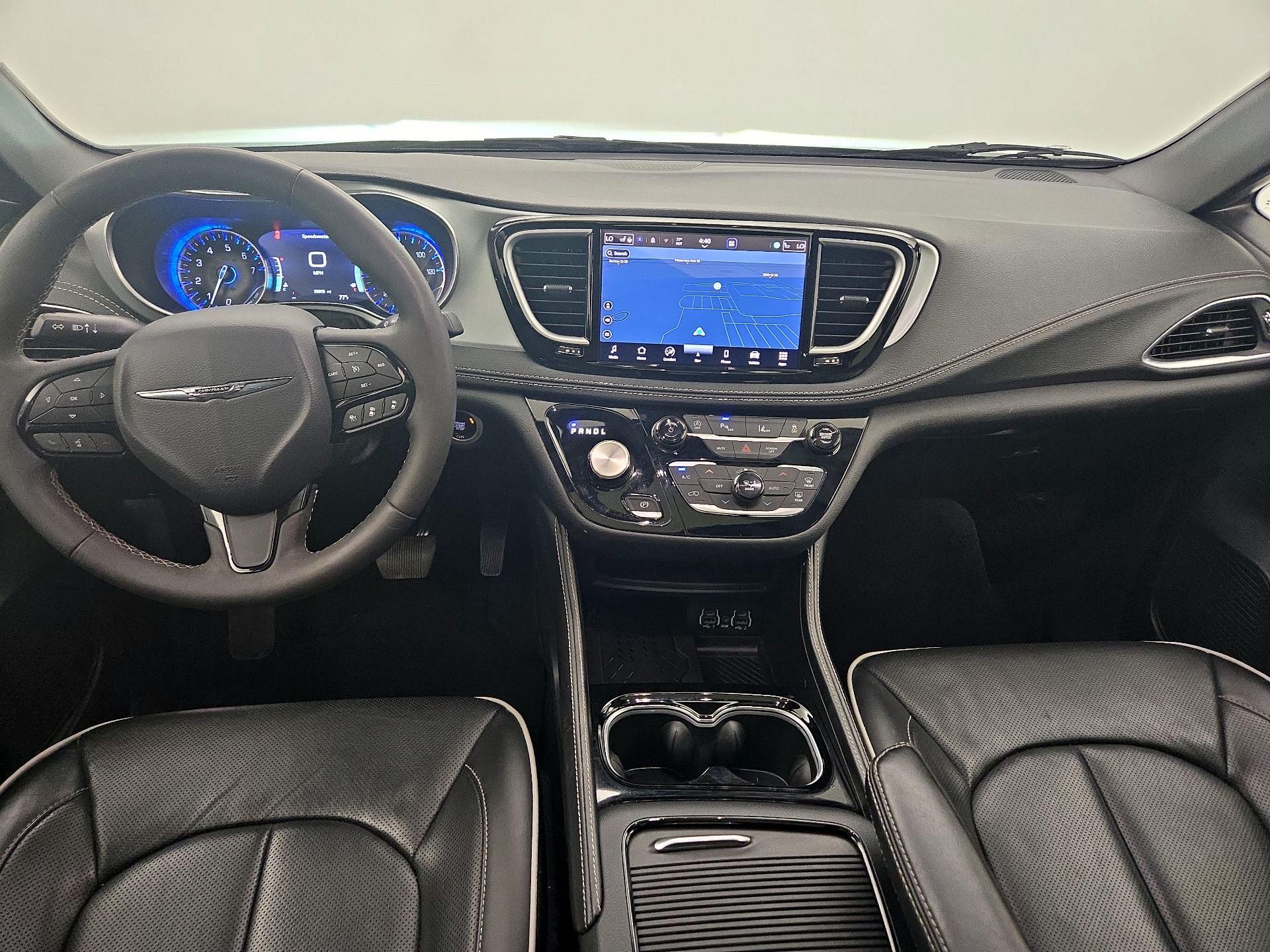 Thumbnail: 2025 Chrysler Pacifica - 9