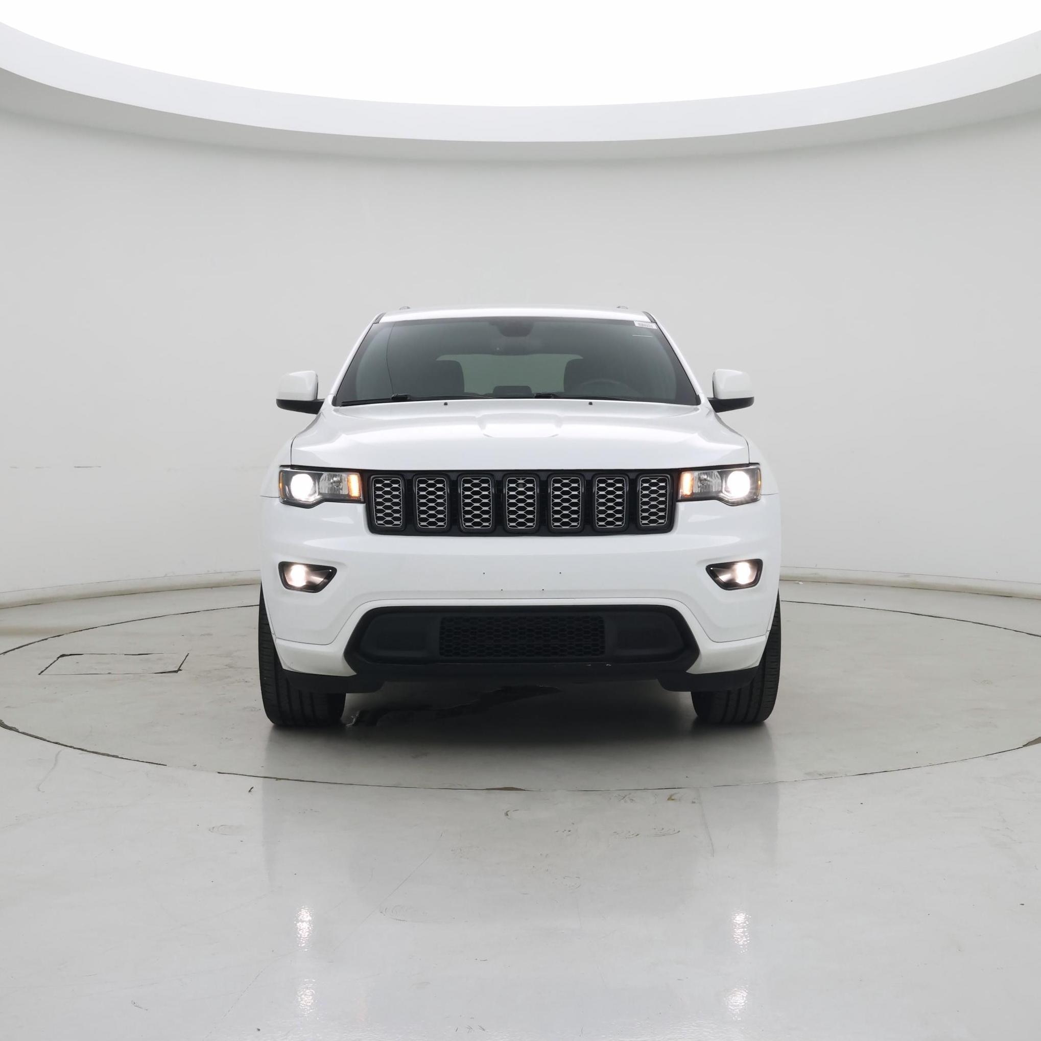 Thumbnail: 2018 Jeep Grand Cherokee - 5