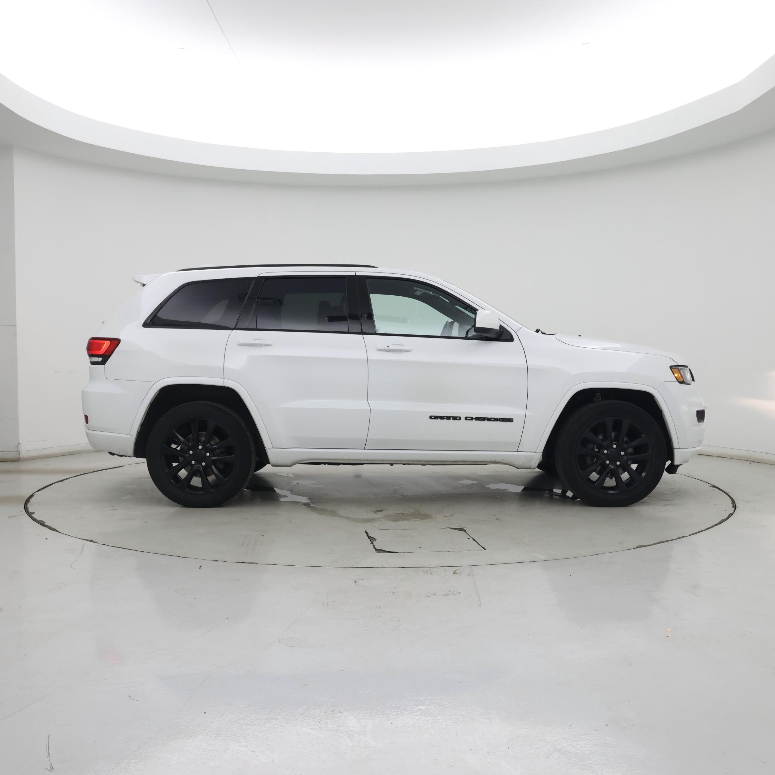 Thumbnail: 2018 Jeep Grand Cherokee - 7