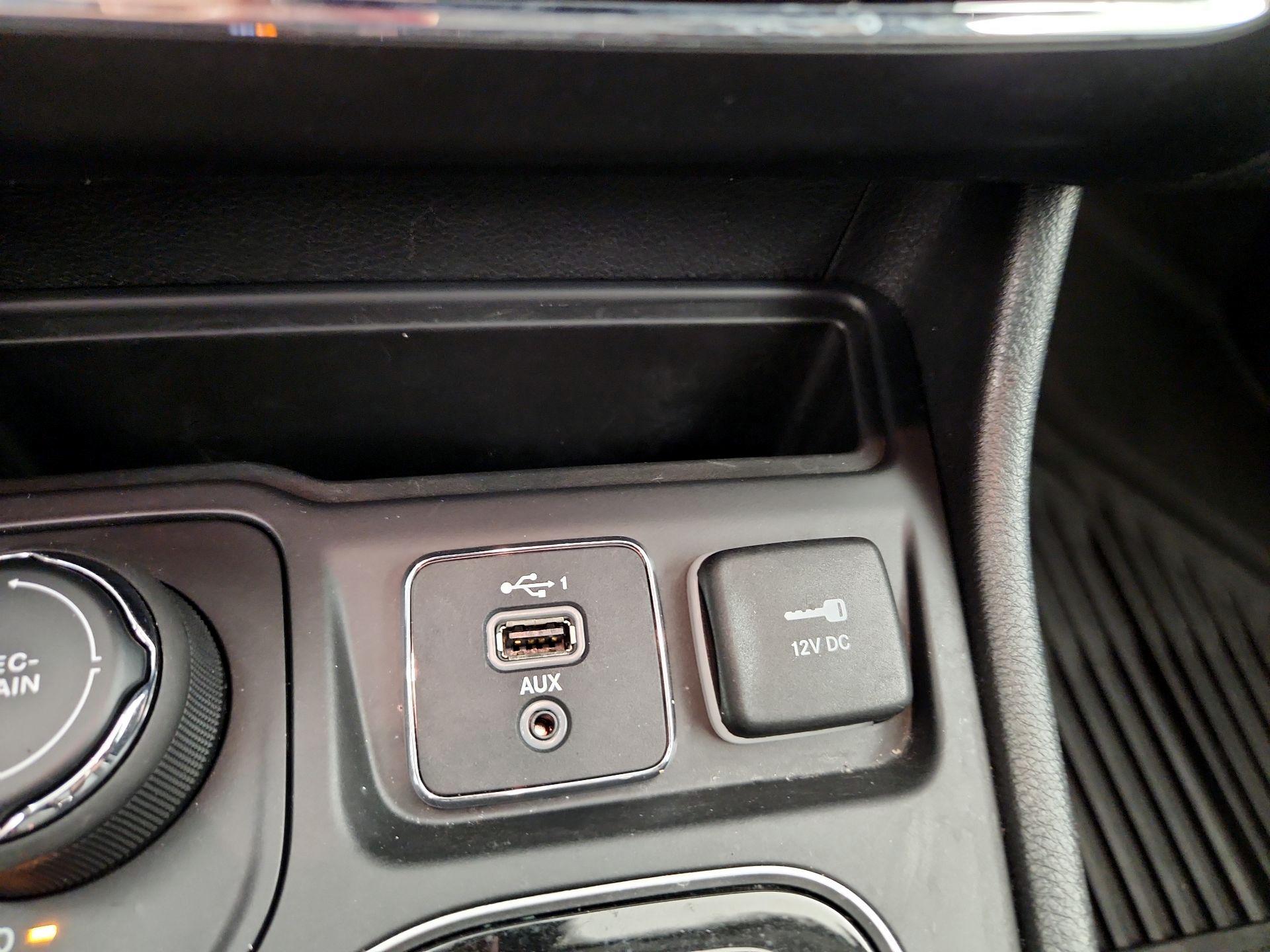 Thumbnail: 2020 Jeep Cherokee - 19
