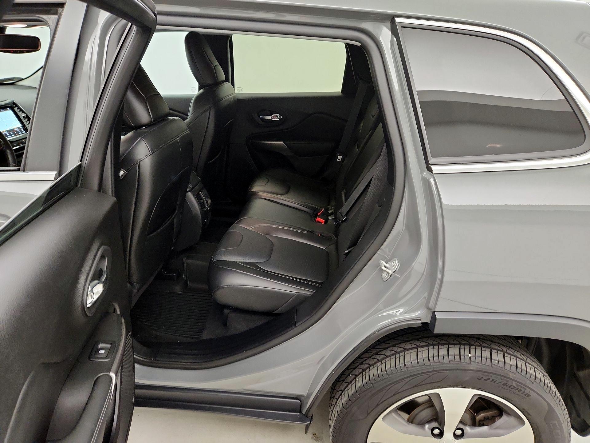 Thumbnail: 2020 Jeep Cherokee - 20