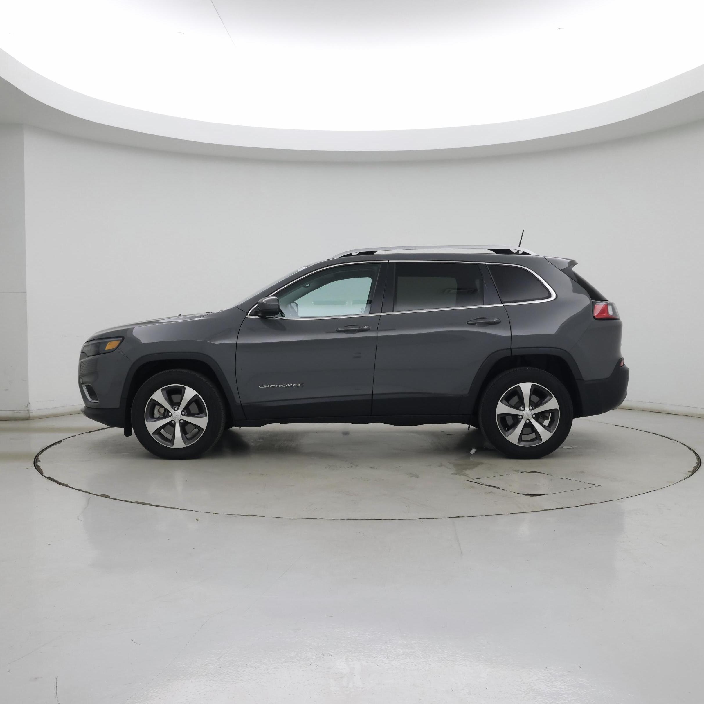 Thumbnail: 2020 Jeep Cherokee - 3