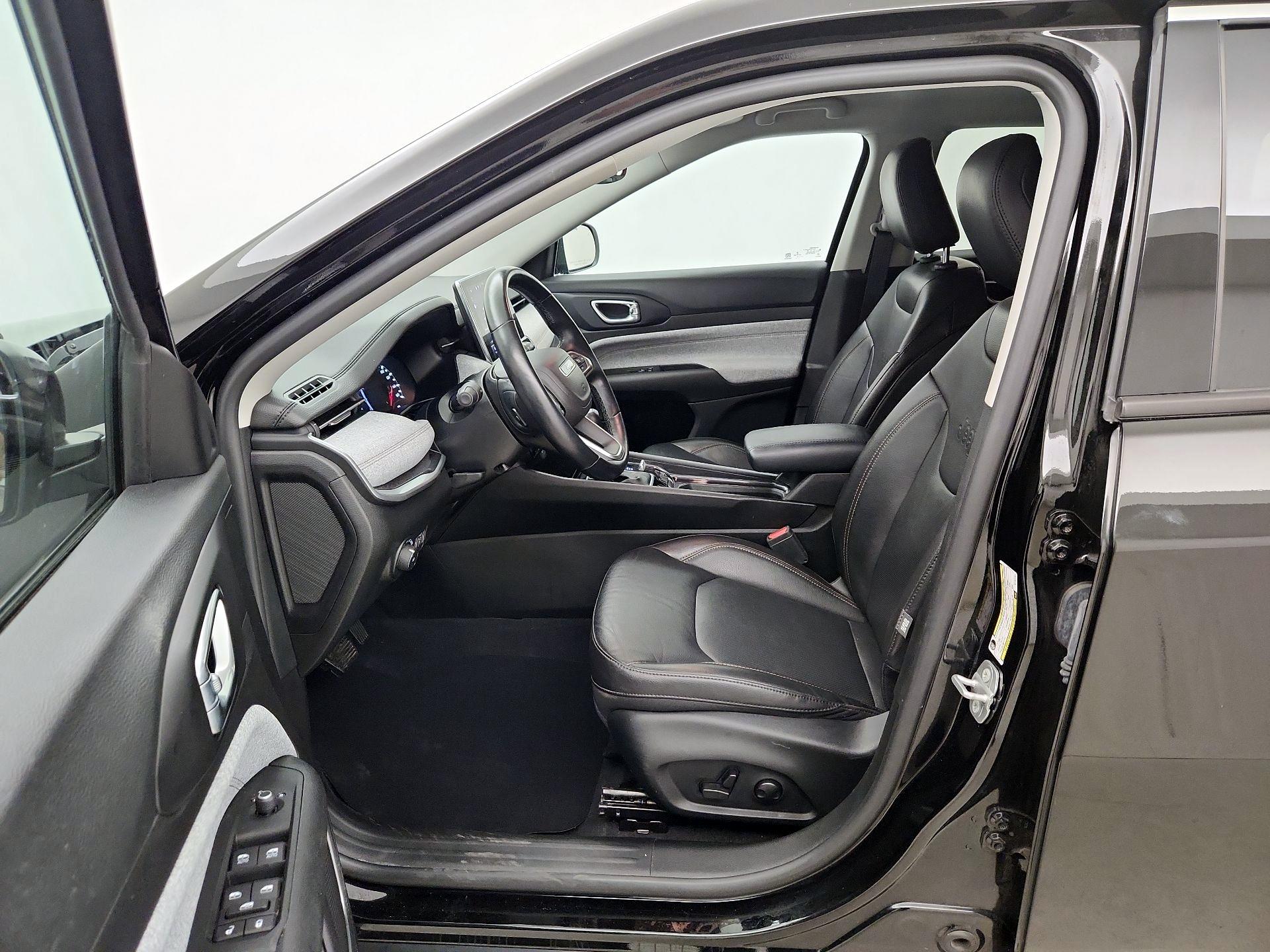 Thumbnail: 2022 Jeep Compass - 11