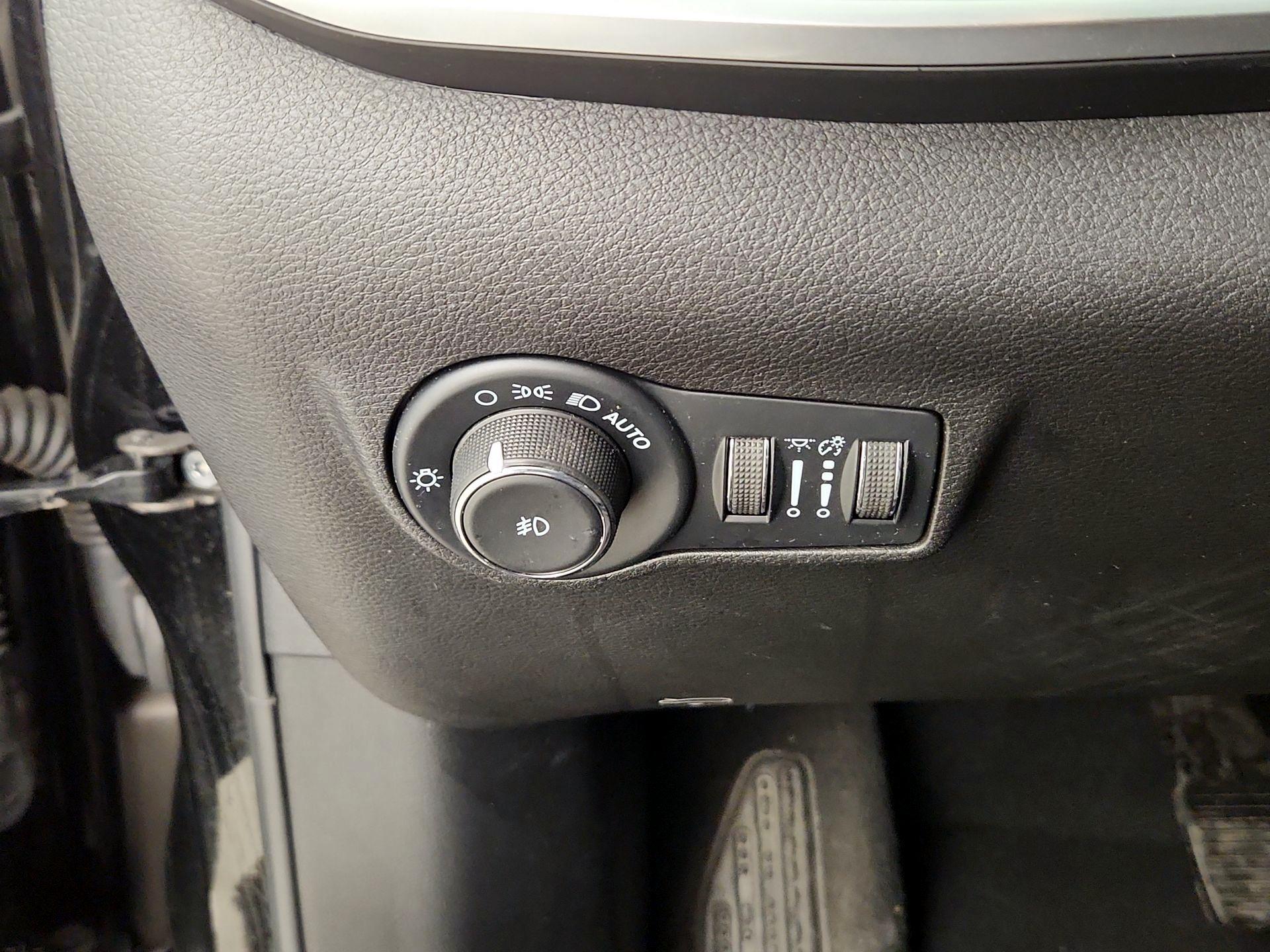 Thumbnail: 2022 Jeep Compass - 13
