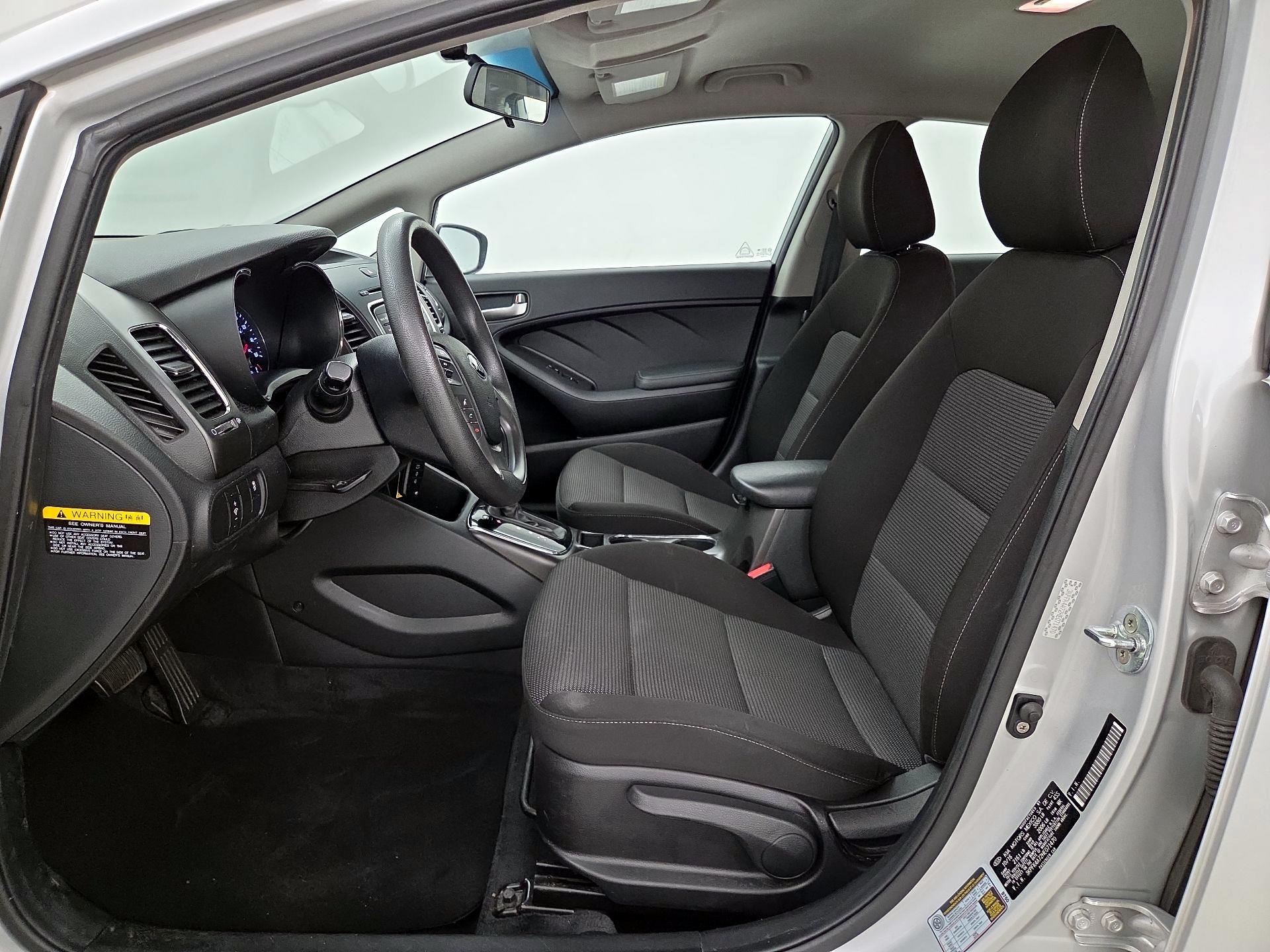 Thumbnail: 2017 Kia Forte - 11