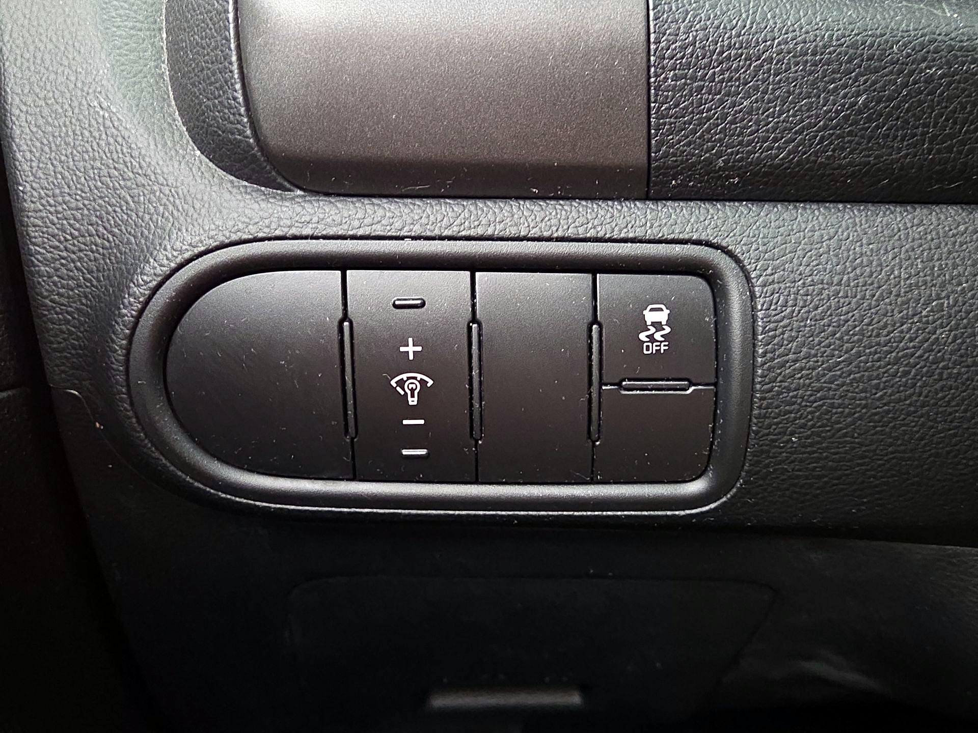 Thumbnail: 2017 Kia Forte - 13