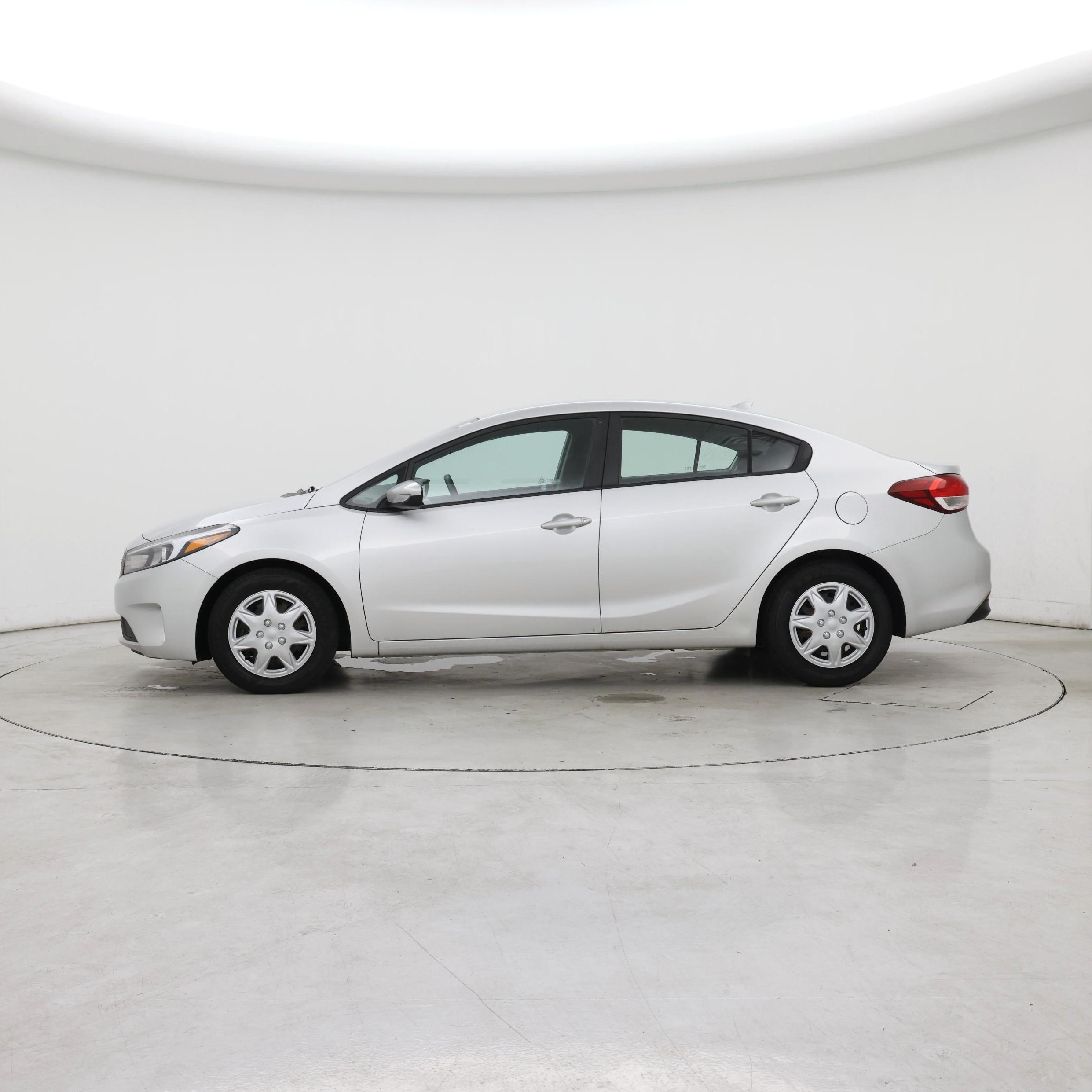 Thumbnail: 2017 Kia Forte - 3