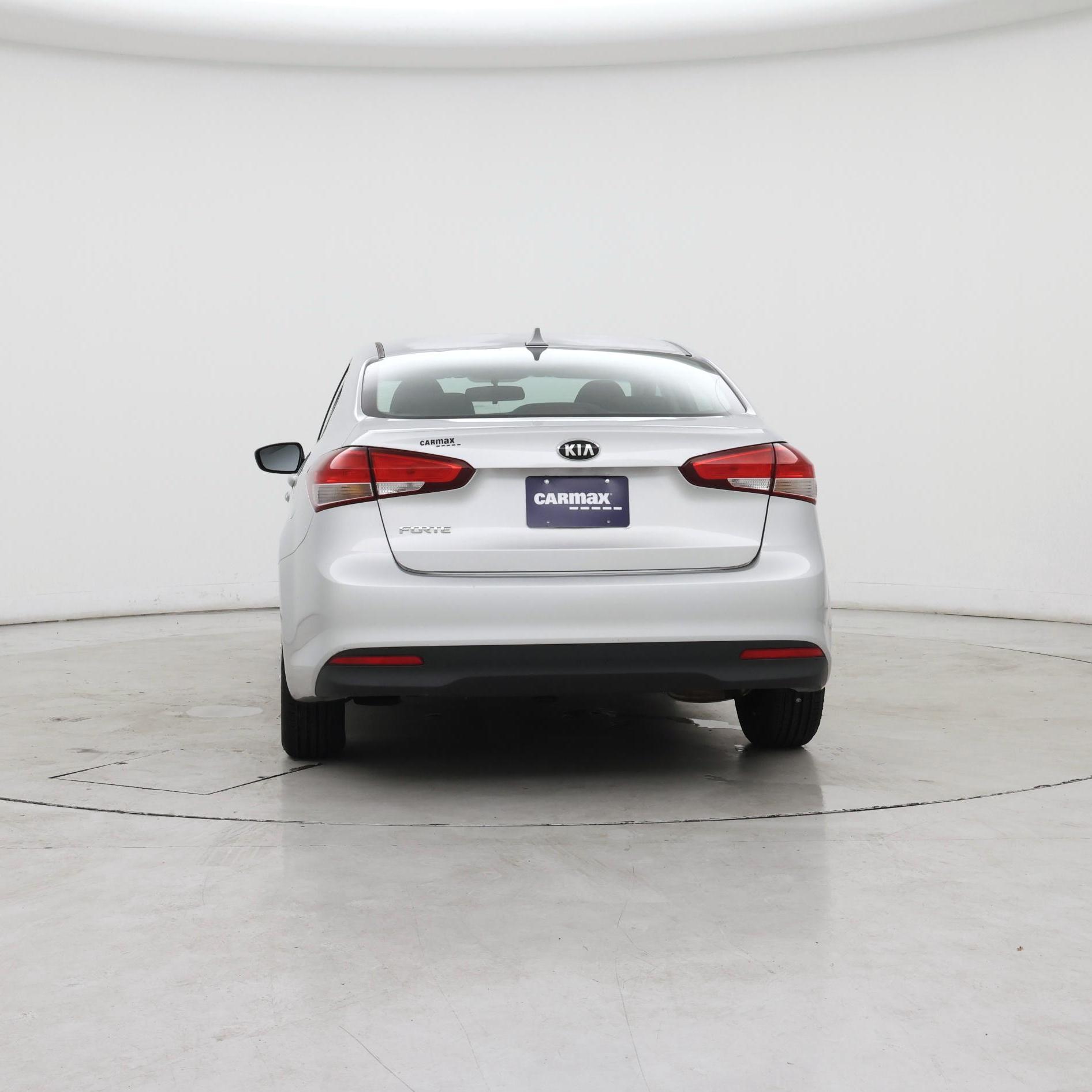 Thumbnail: 2017 Kia Forte - 6