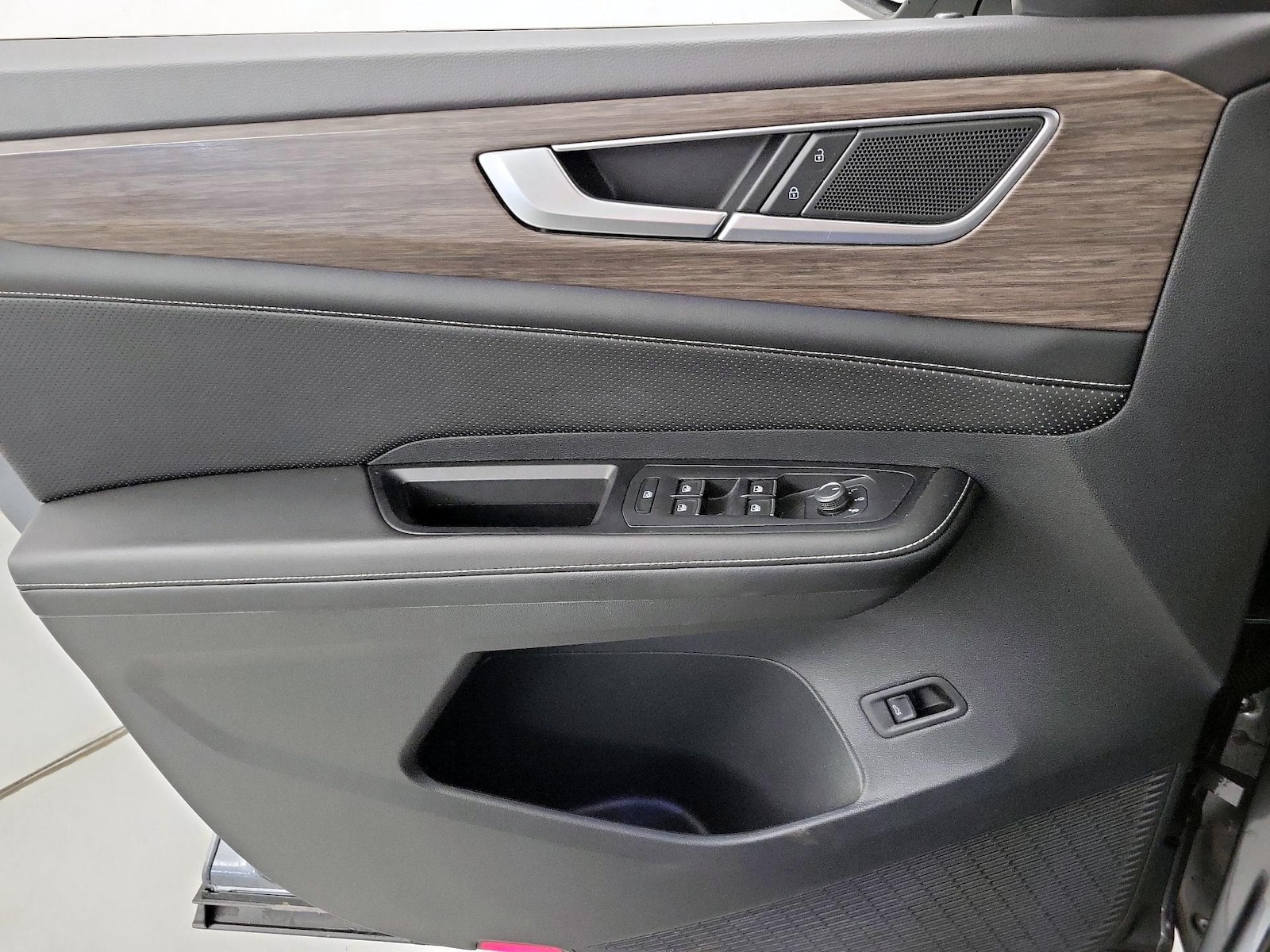 2024 Volkswagen Atlas SEL - Photo 13