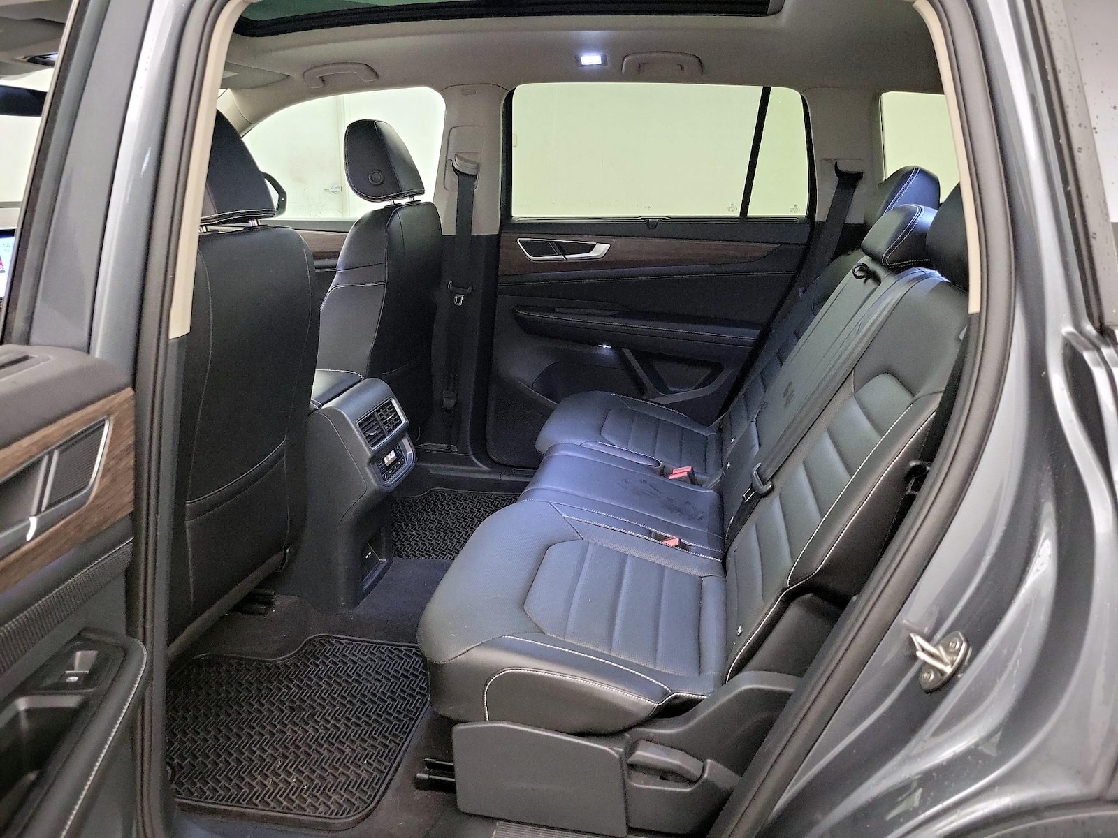 2024 Volkswagen Atlas SEL - Photo 21