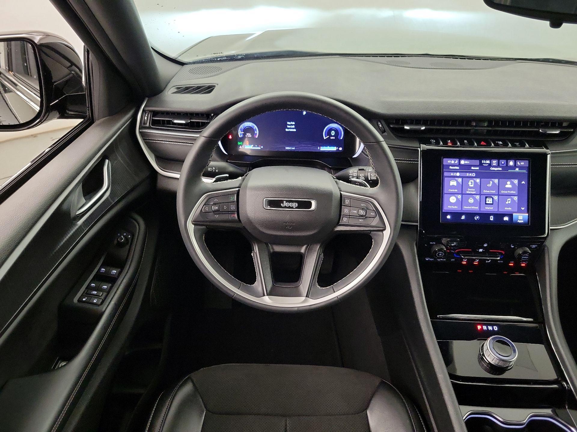 Thumbnail: 2023 Jeep Grand Cherokee - 10